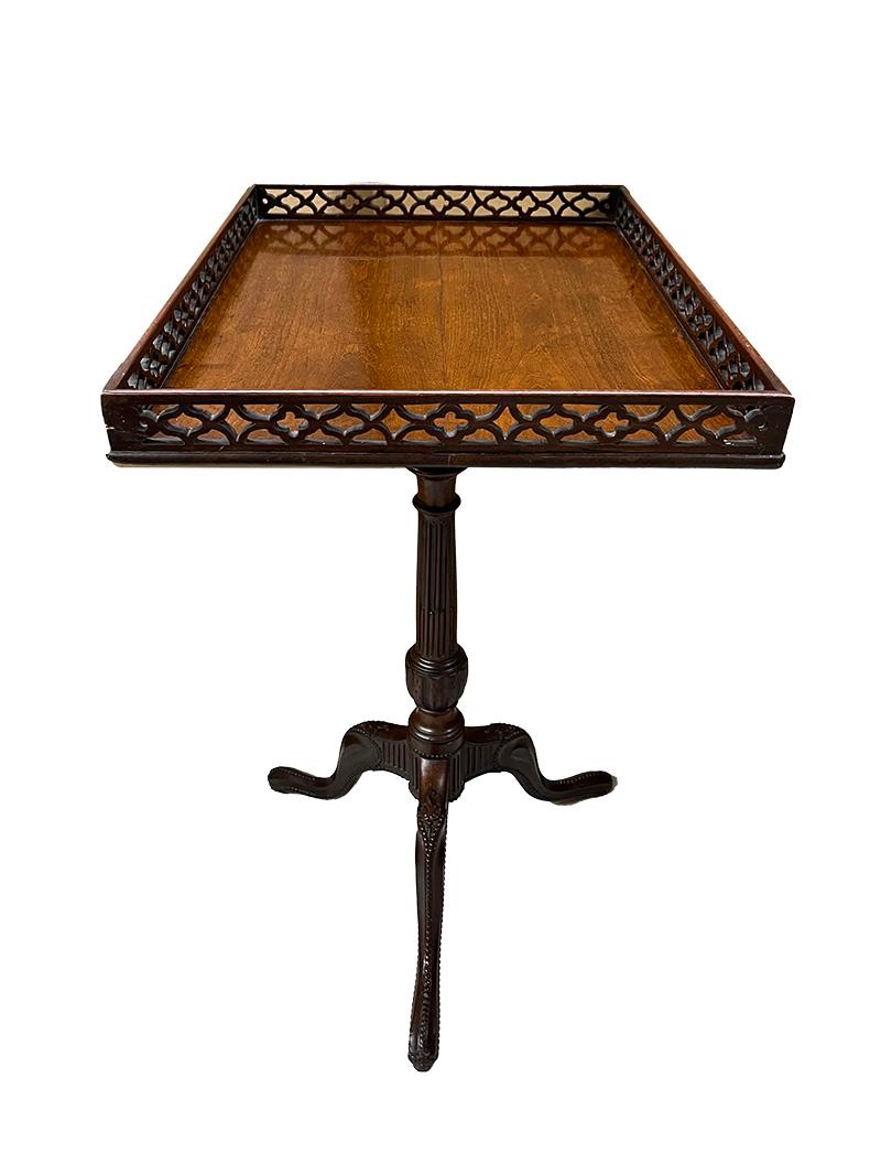 XIXe siècle Table d'appoint en forme de carafe, boisson anglaise du 19e siècle en vente