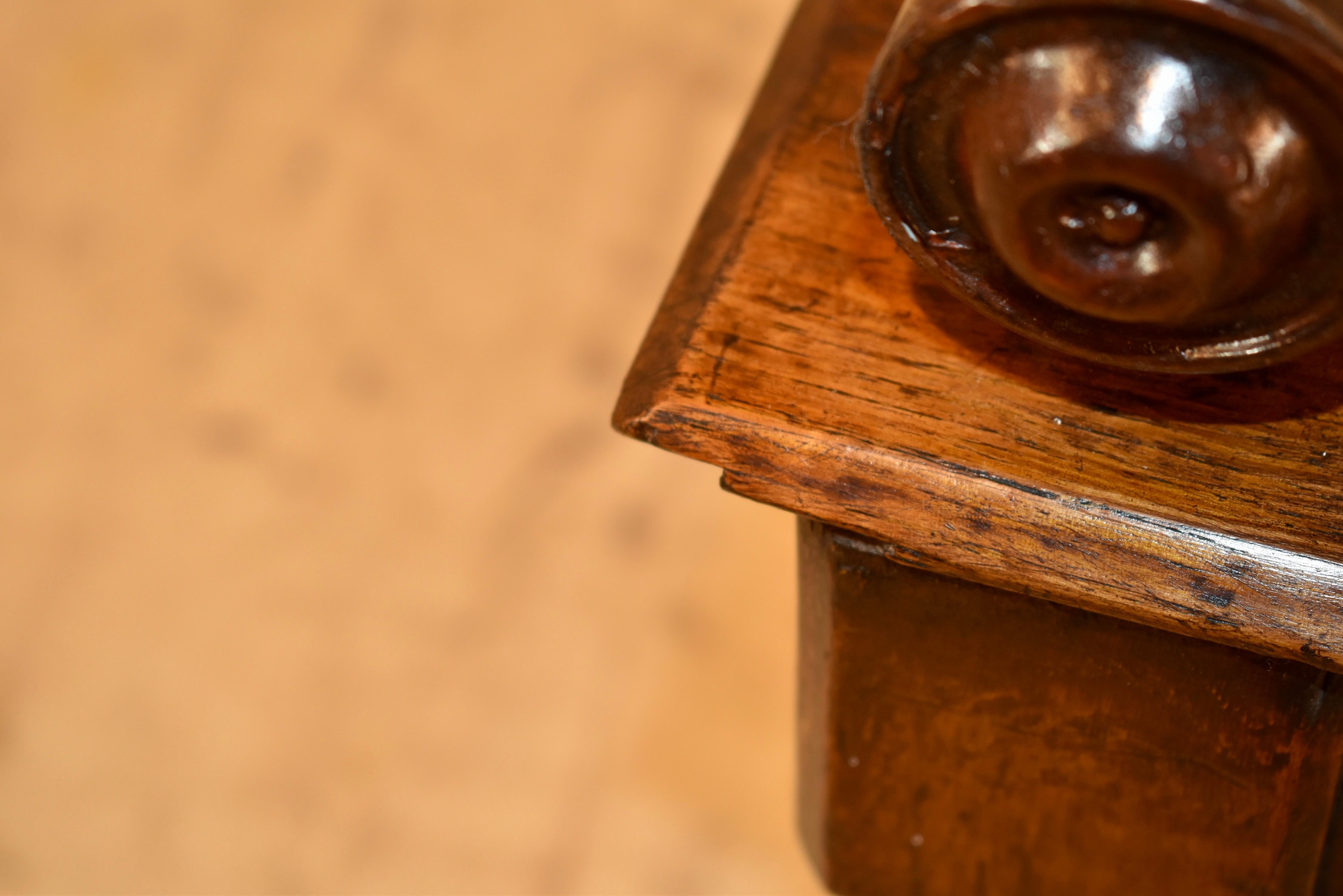 19th Century English Elm and Mahogany Window Seat For Sale 4