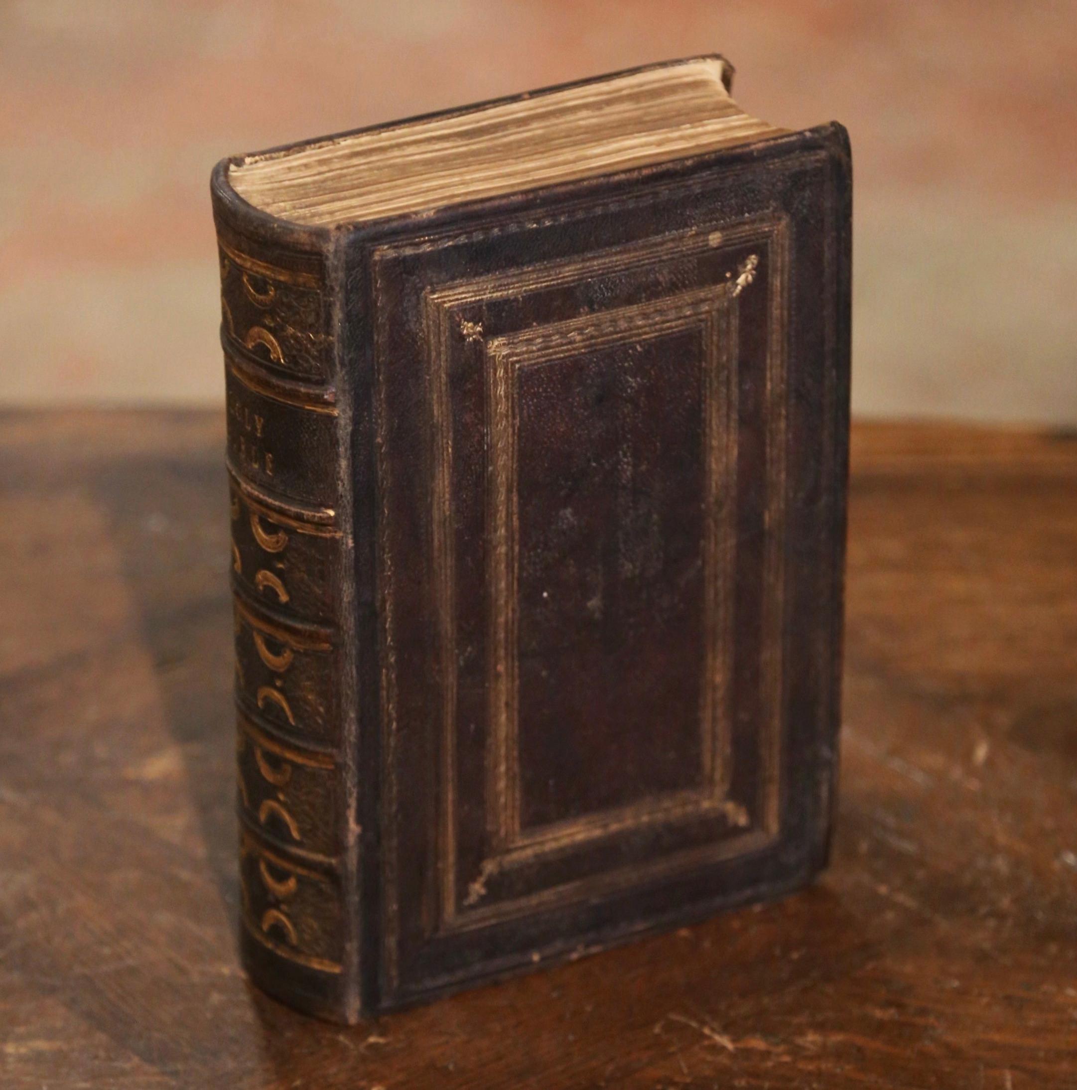 19th Century English Embossed Brown Leather Bound and Gilt Holy Bible Dated 1847 For Sale 1