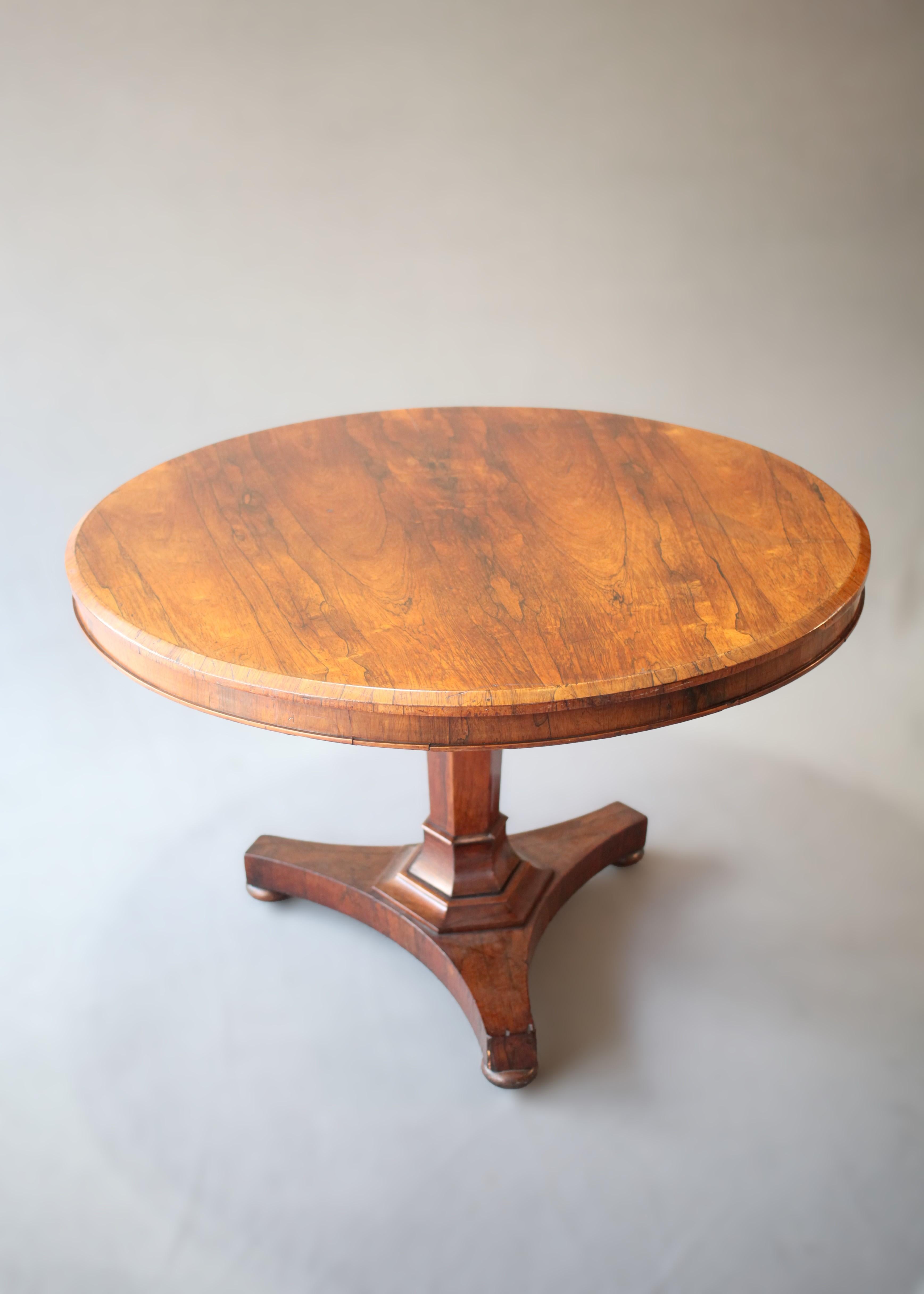 19th Century English Empire Walnut Centre Table In Good Condition In Austin, TX