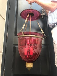 19. Jahrhundert Englisch graviert Cranberry Glas Bell Jar Kronleuchter
