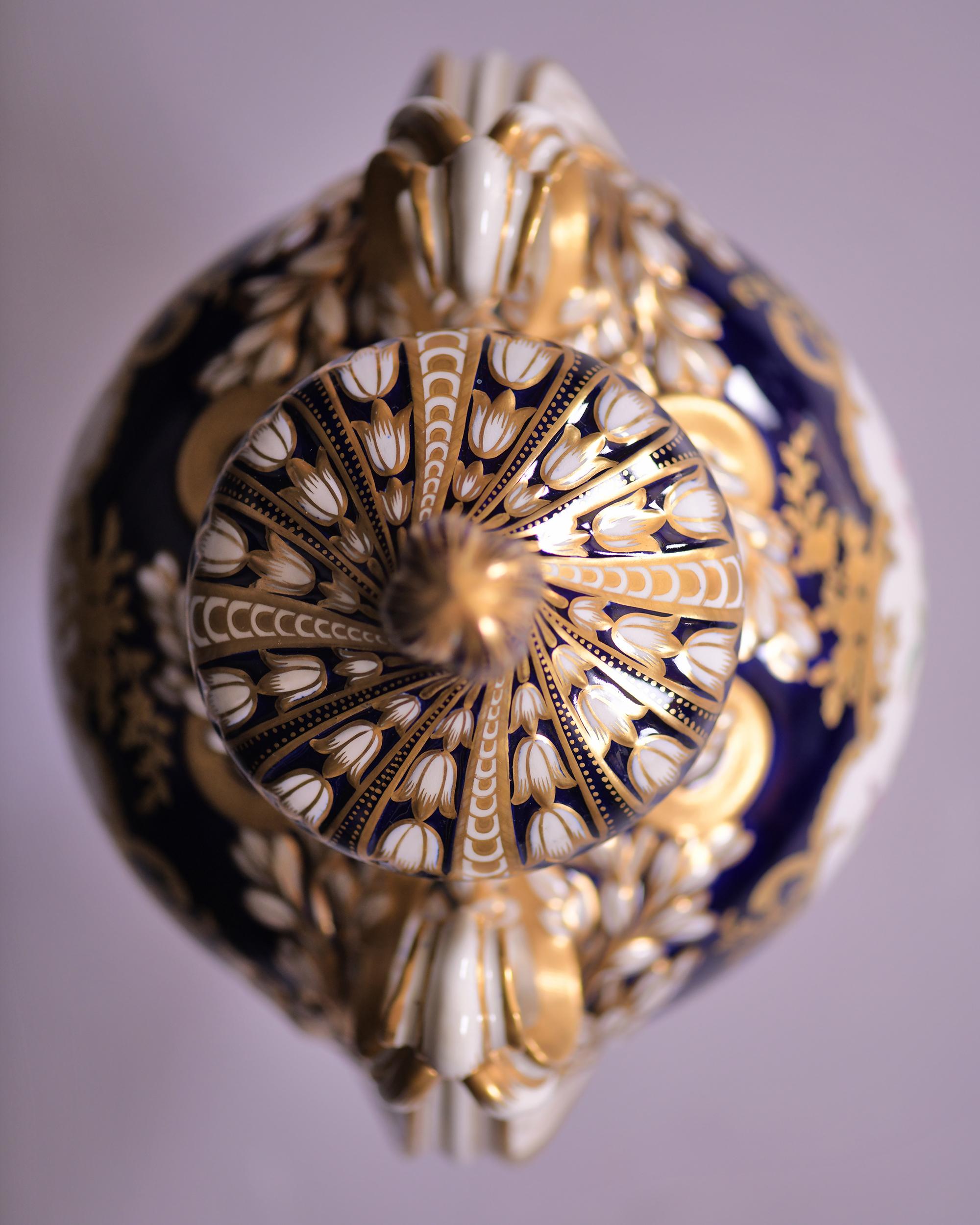 Porcellana Vaso in porcellana da esposizione inglese del XIX secolo di Minton dipinto da Martin Sneed in vendita