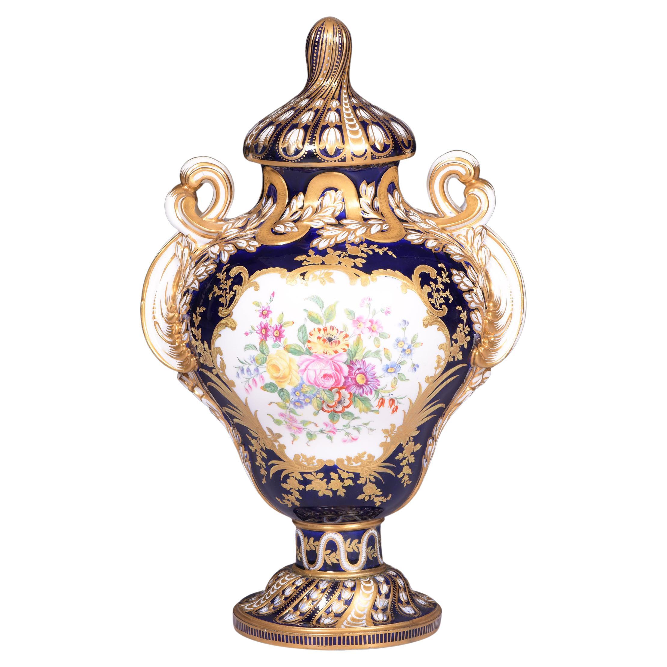 Vase en porcelaine d'exposition anglaise du 19ème siècle peint par Minton et peint par Martin Sneed