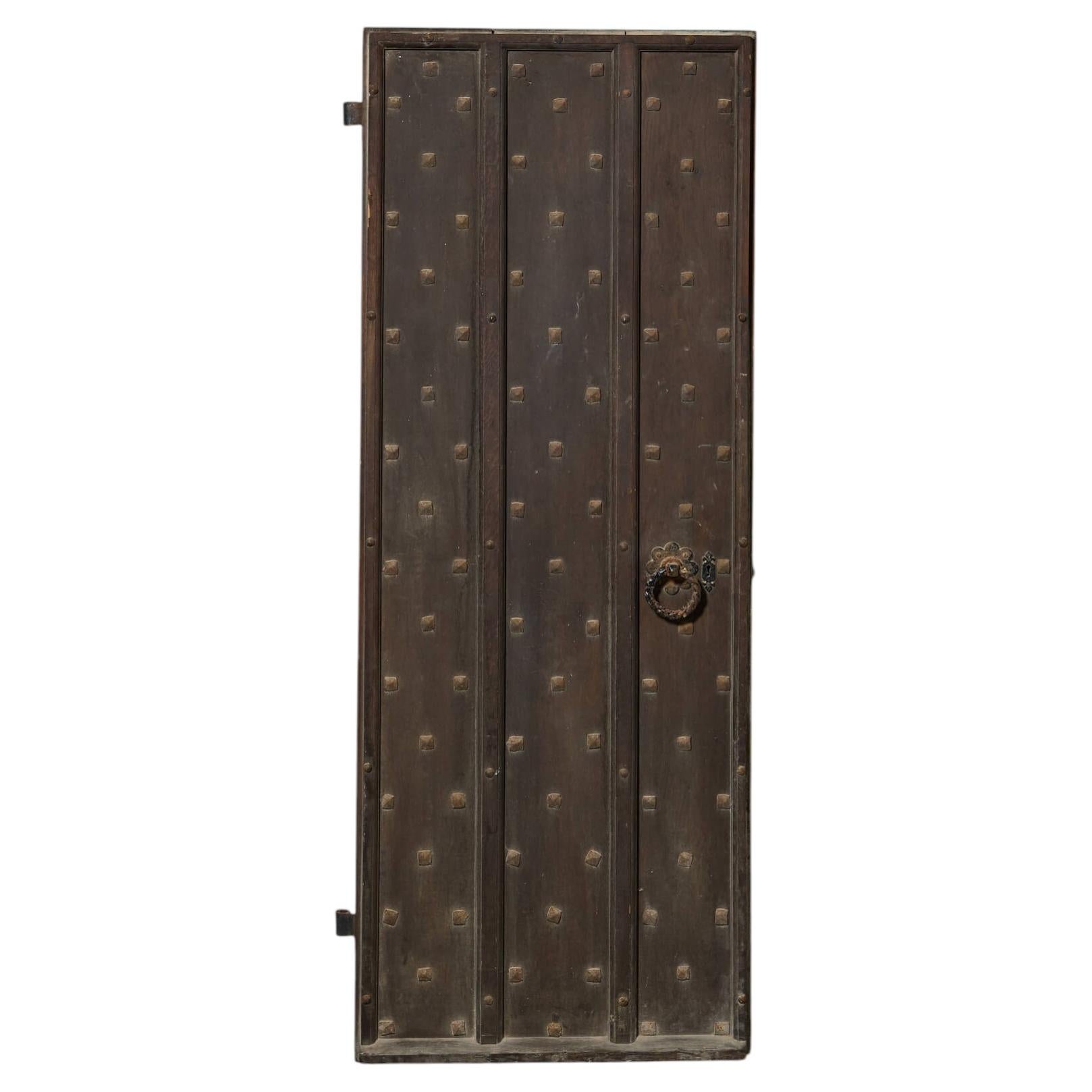 Porte extérieure en chêne à clous du 19e siècle, de style anglais en vente