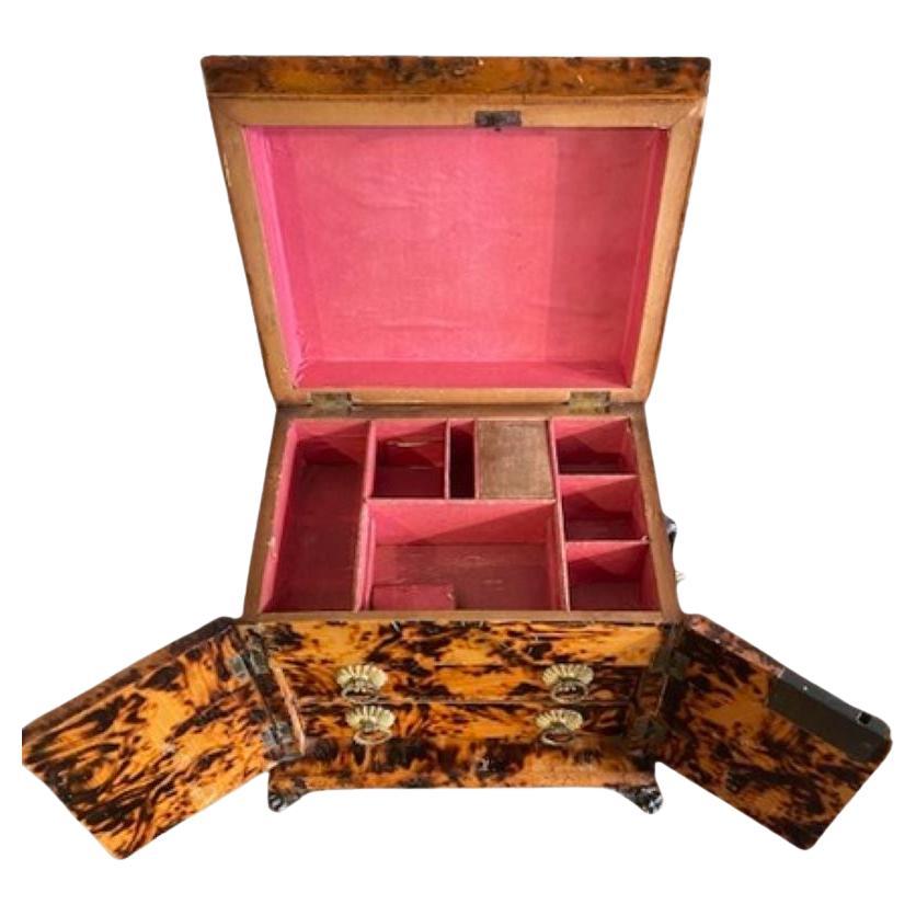 19. Jahrhundert Englisch Faux Schildpatt Grain lackiert hölzerne Kommode Box (Regency) im Angebot