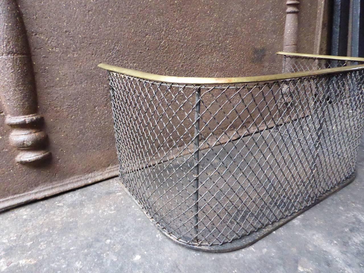 19th Century English Fire Guard In Good Condition In Soest, NL