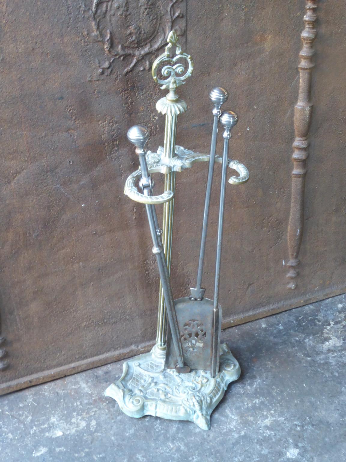 19th Century English Victorian Fire Tools, Fireplace Tool Set In Good Condition For Sale In Amerongen, NL