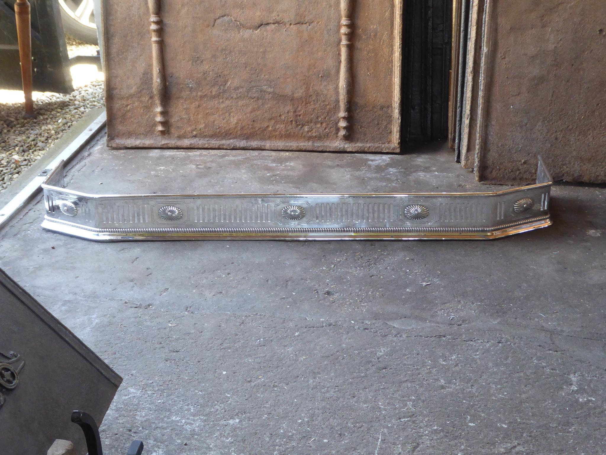 19th Century English Georgian Fireplace Fender In Good Condition For Sale In Amerongen, NL