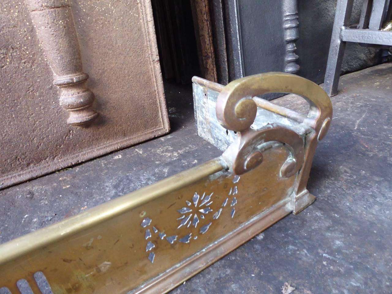 Early 20th Century English Art Nouveau Fireplace Fender For Sale 3
