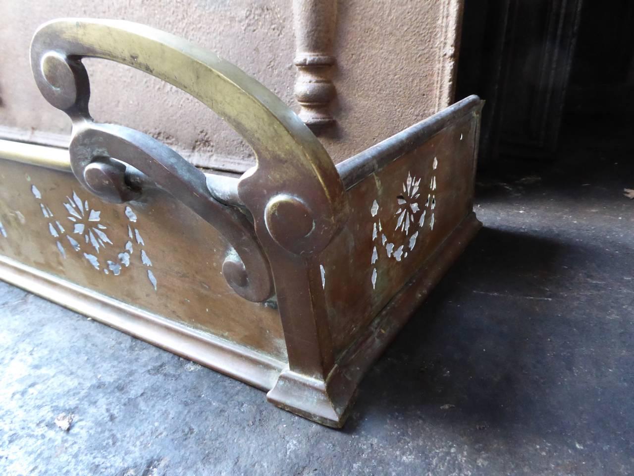 Early 20th Century English Art Nouveau Fireplace Fender For Sale 4