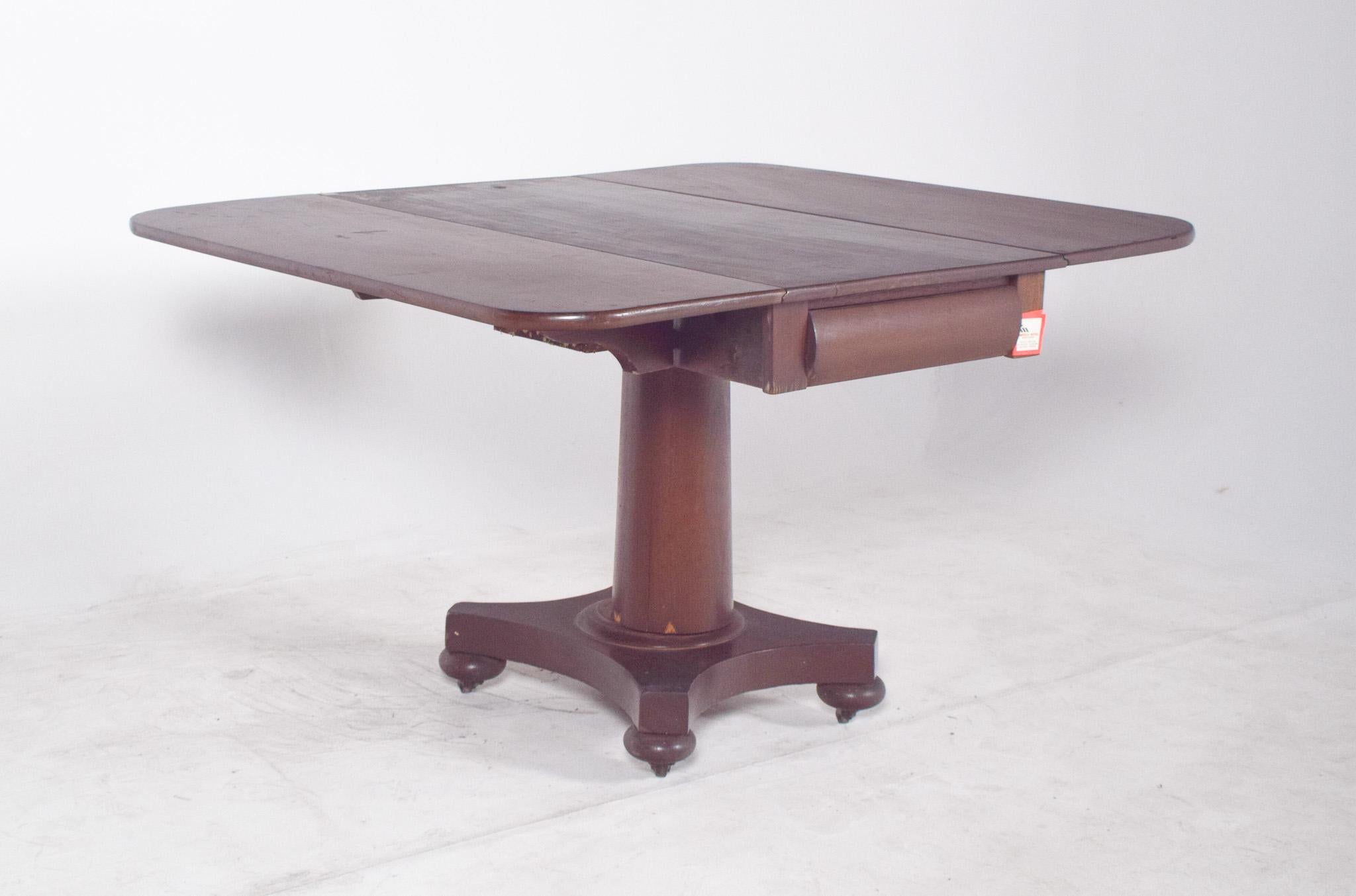 19th Century English Flip Flap Sofa Table with Central Foot For Sale 5