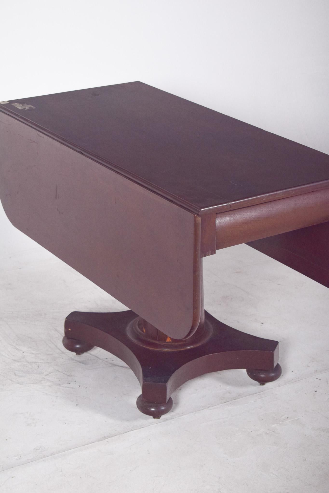 Wood 19th Century English Flip Flap Sofa Table with Central Foot For Sale