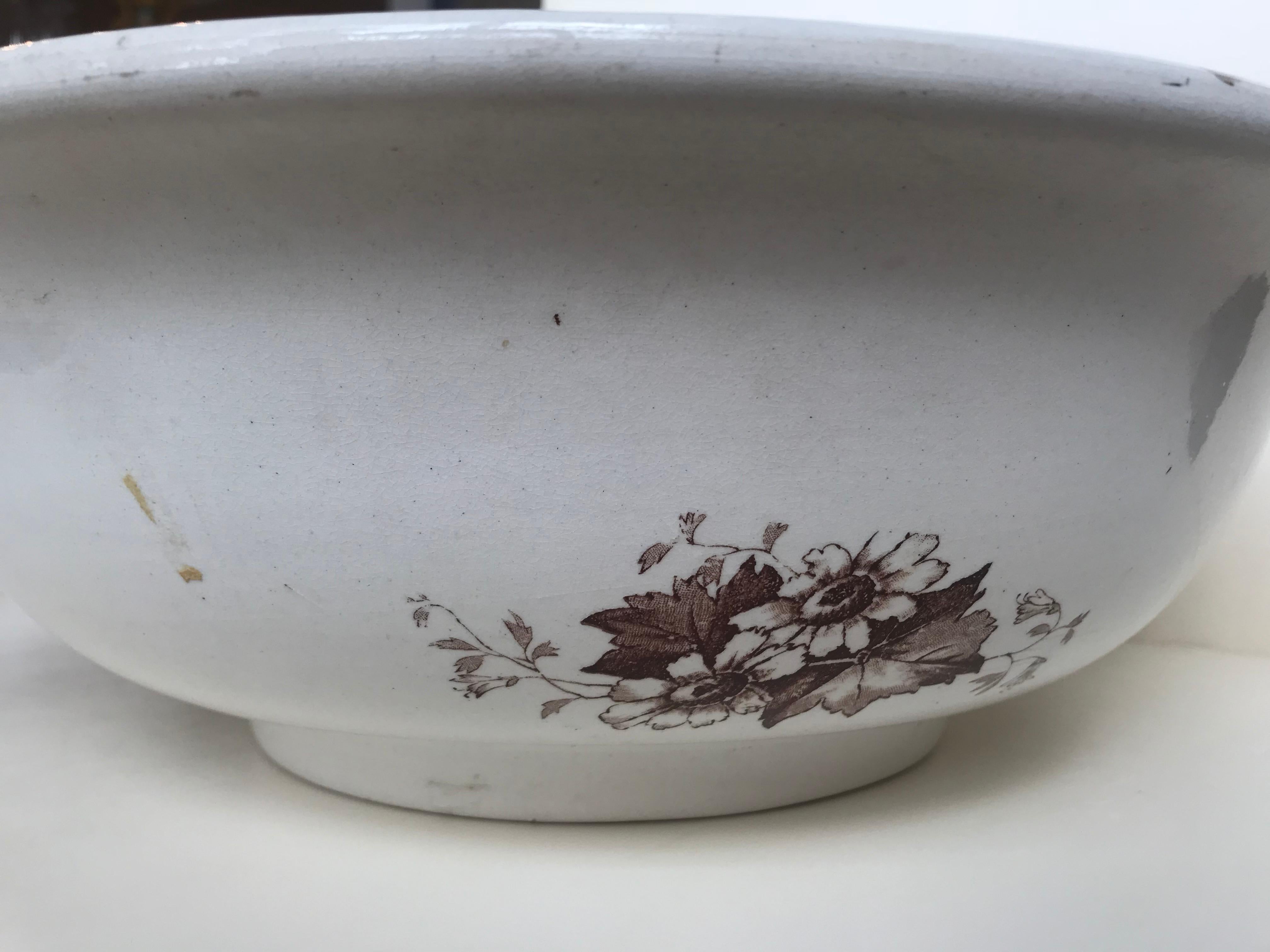 19th Century English Floral Ironstone Bowl For Sale 2