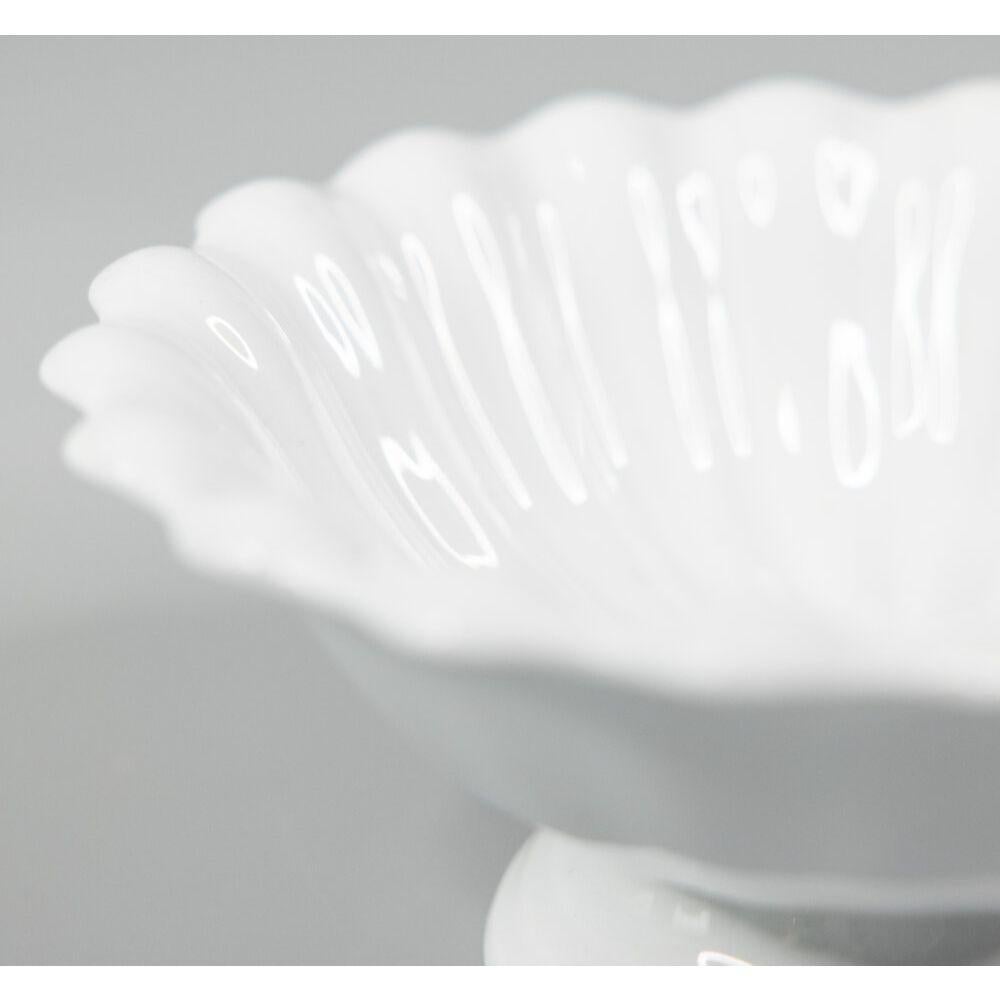 19th Century English Fluted White Ironstone Footed Bowl In Good Condition In Pearland, TX