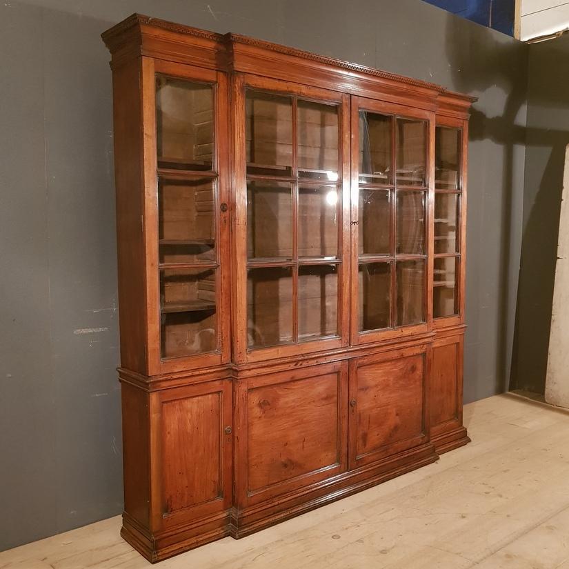 19th Century English Fruitwood Breakfront Bookcase In Good Condition In Leamington Spa, Warwickshire
