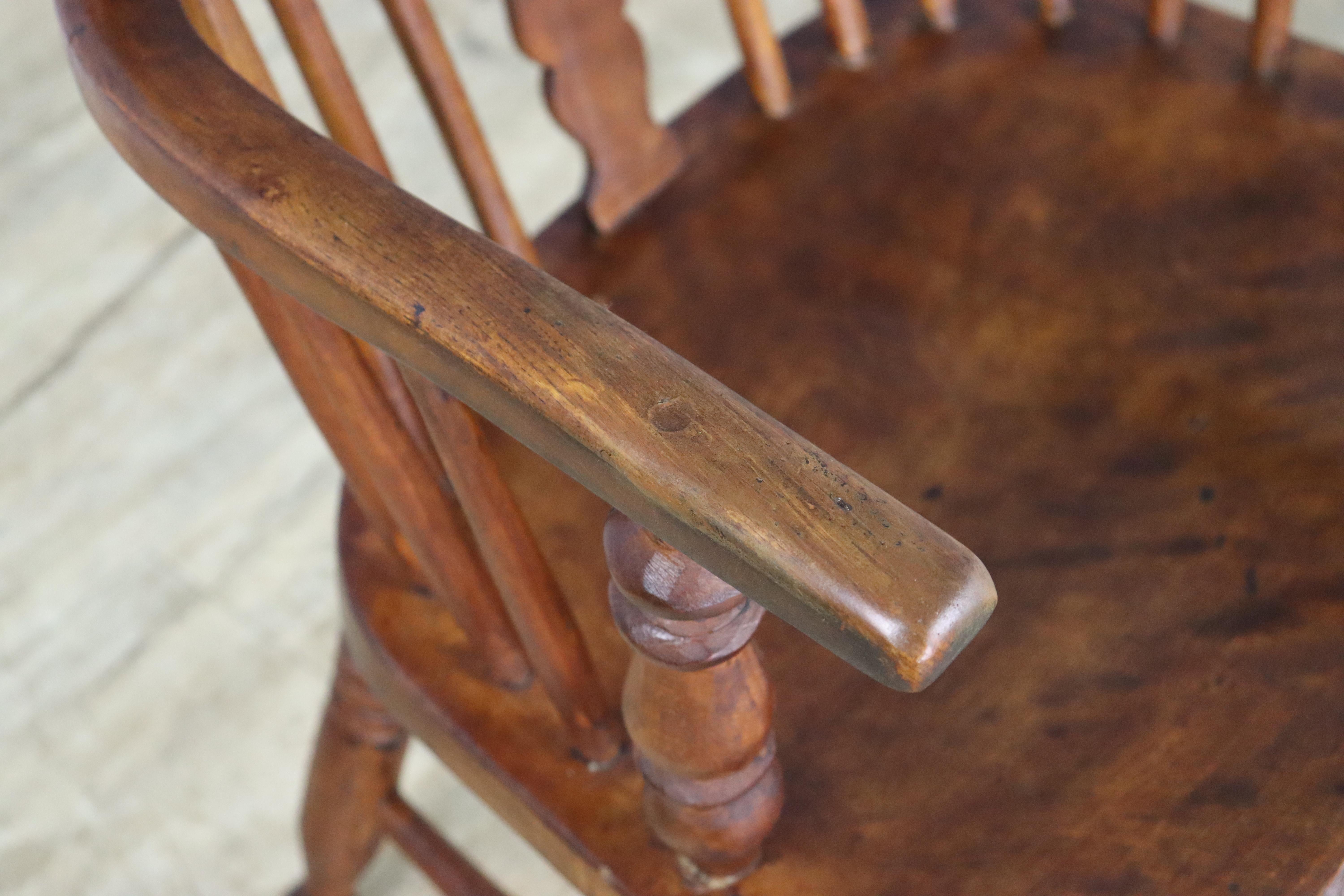 19th Century English Fruitwood Windsor Chair, Fiddleback Splat For Sale 2
