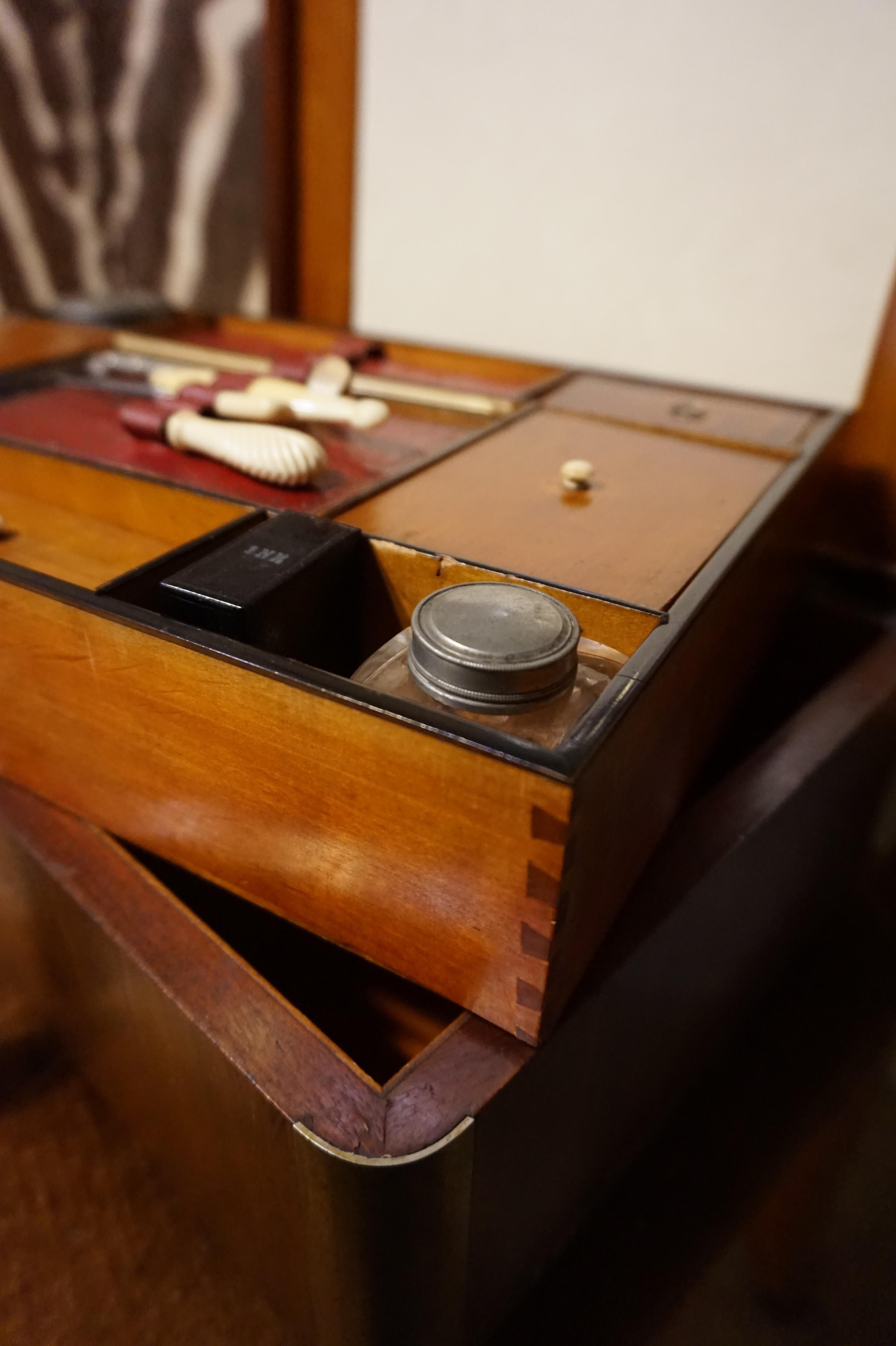 19th Century English Gentleman's Mahogany and Brass Campaign Jewelry Box For Sale 10