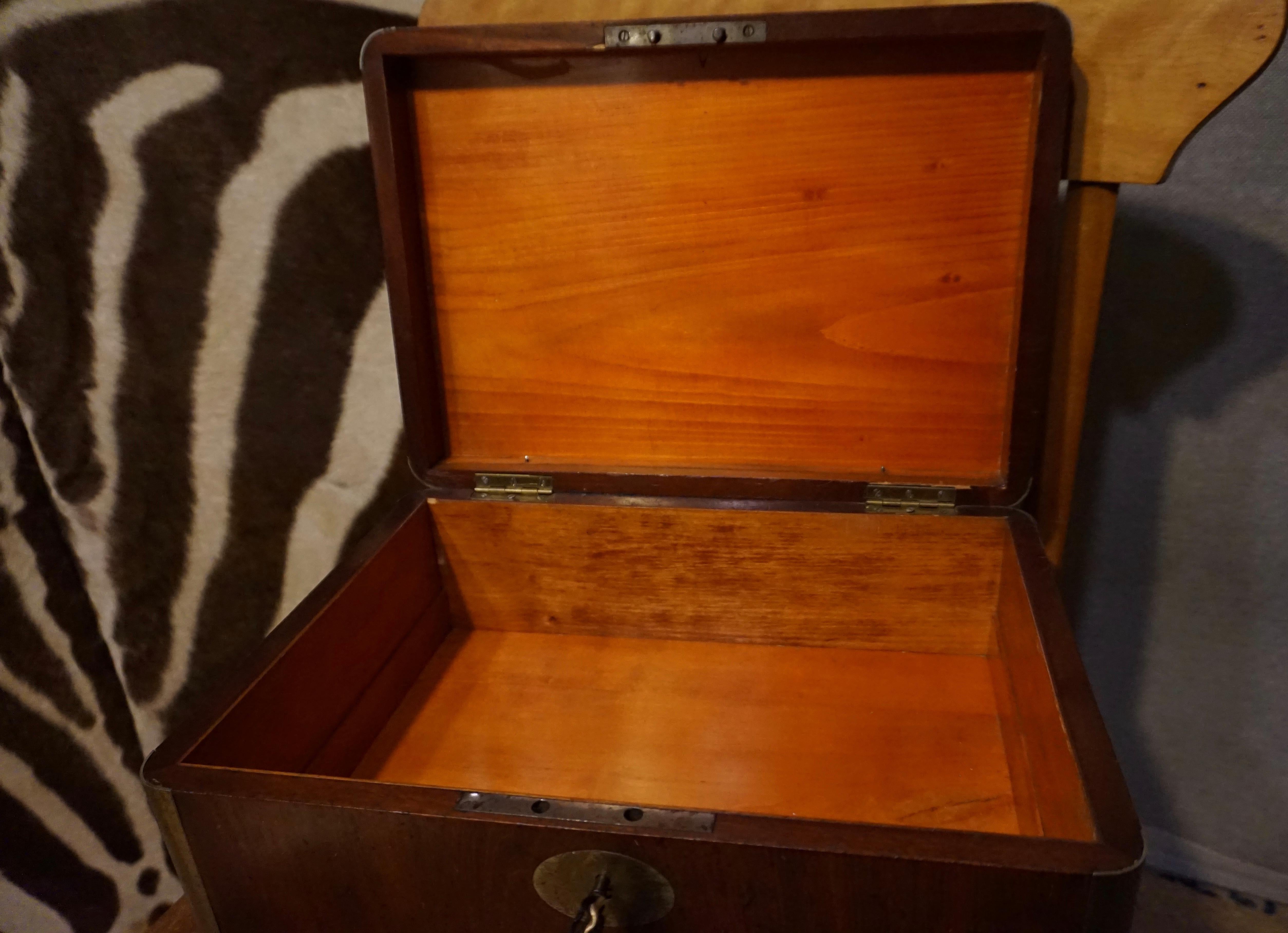 19th Century English Gentleman's Mahogany and Brass Campaign Jewelry Box For Sale 14