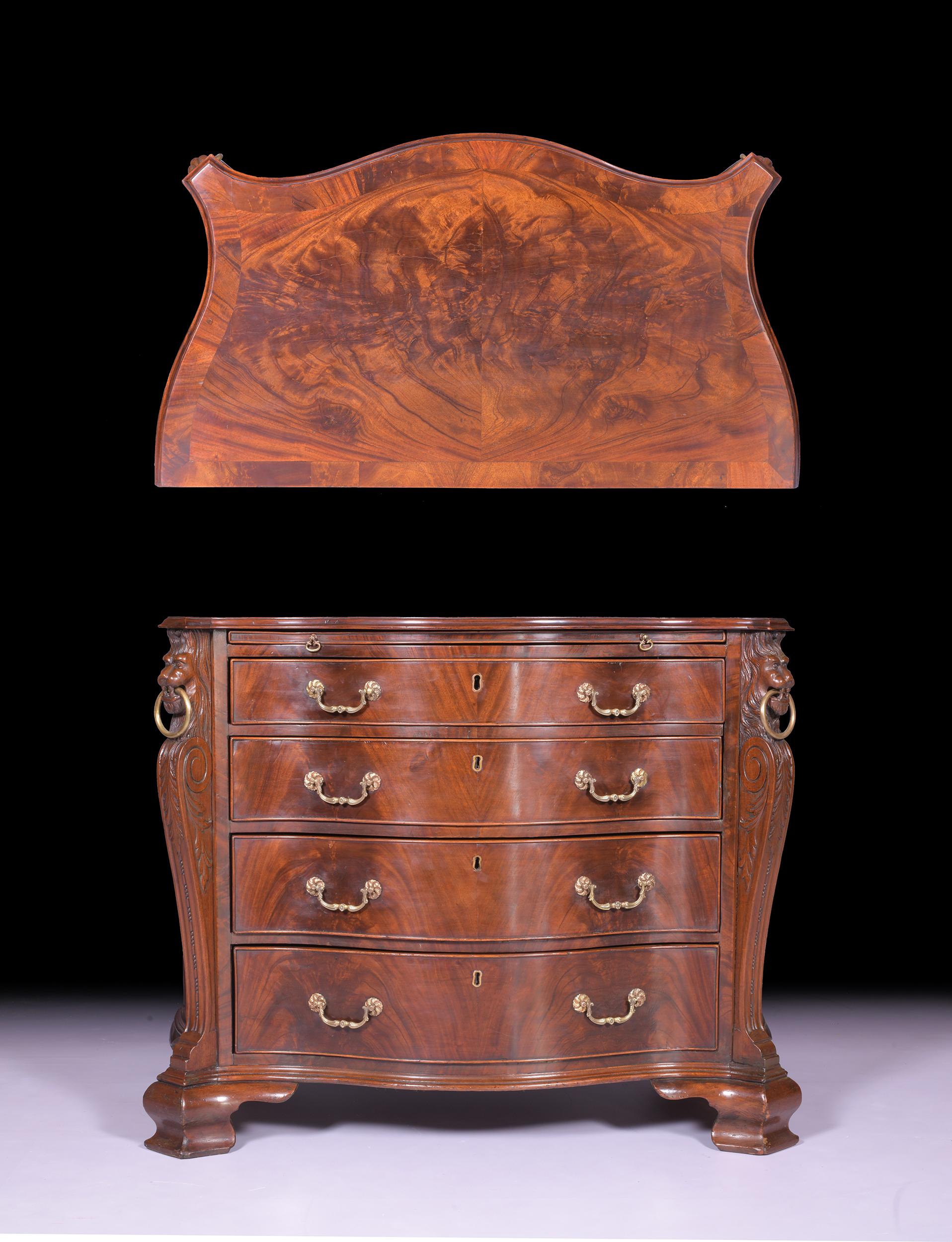 19th Century English George II Style Mahogany Serpentine Commode / Chest In Good Condition For Sale In Dublin, IE