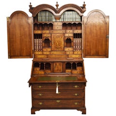 Siglo XIX Librería inglesa George III Burr Walnut Bureau