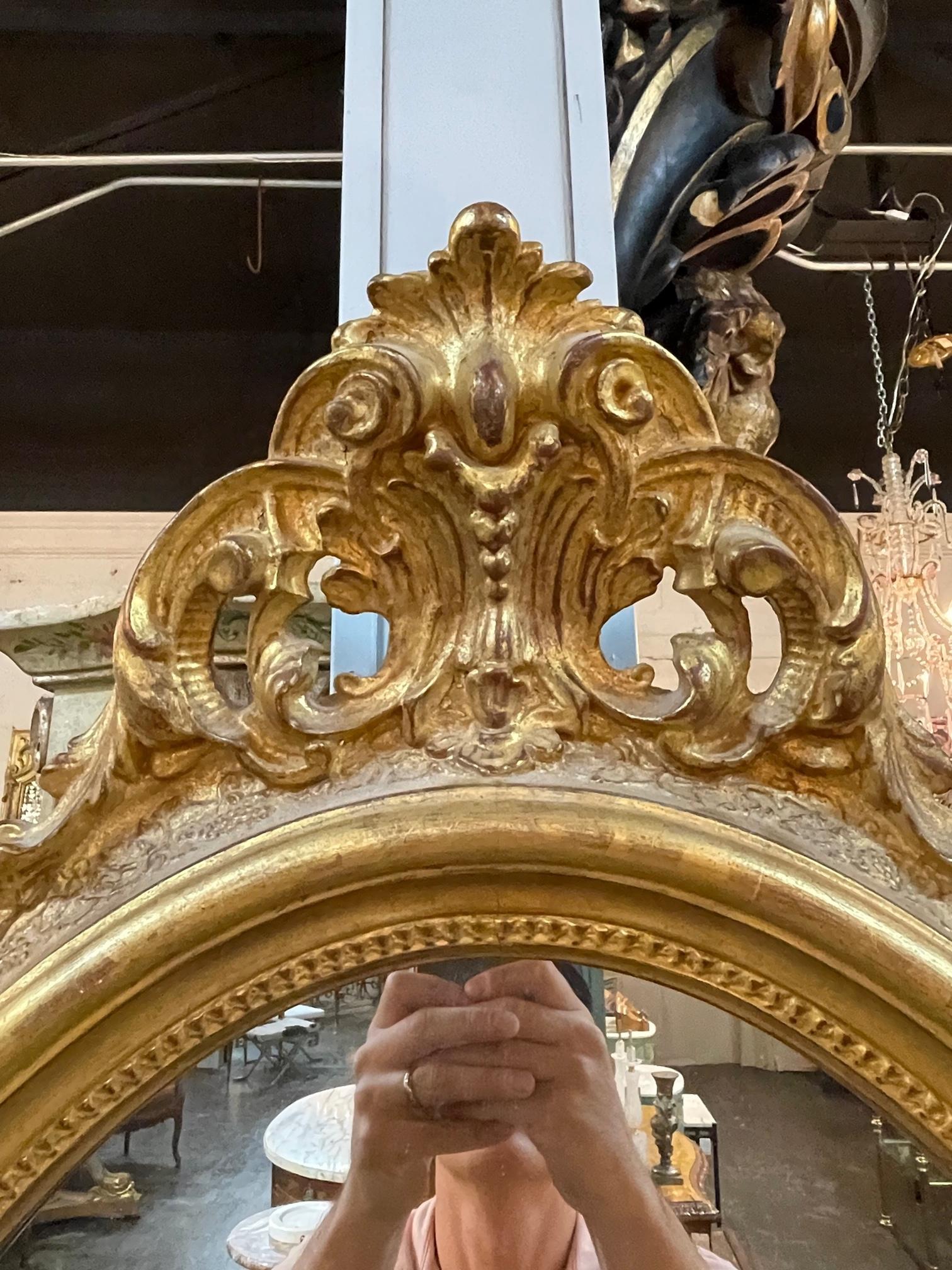 19th Century English George III Carved and Giltwood Oval Mirror In Good Condition For Sale In Dallas, TX
