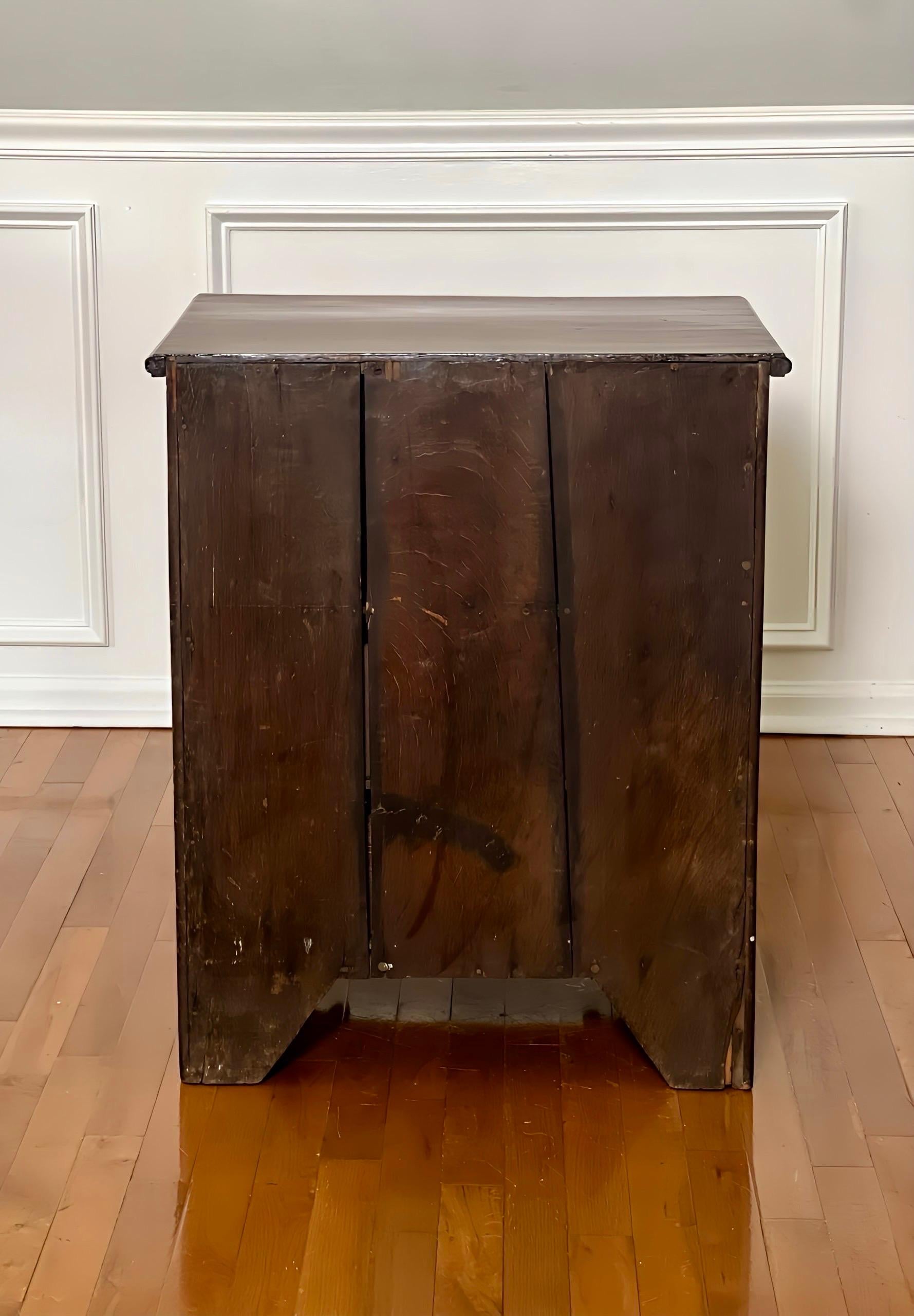 19th Century English George III Mahagany Drop-Front Chest en vente 5