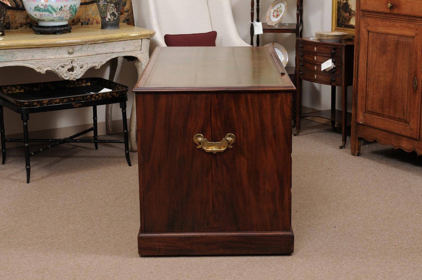 19th Century English George III Mahogany Architect’s Desk with Adjustable Green  For Sale 5