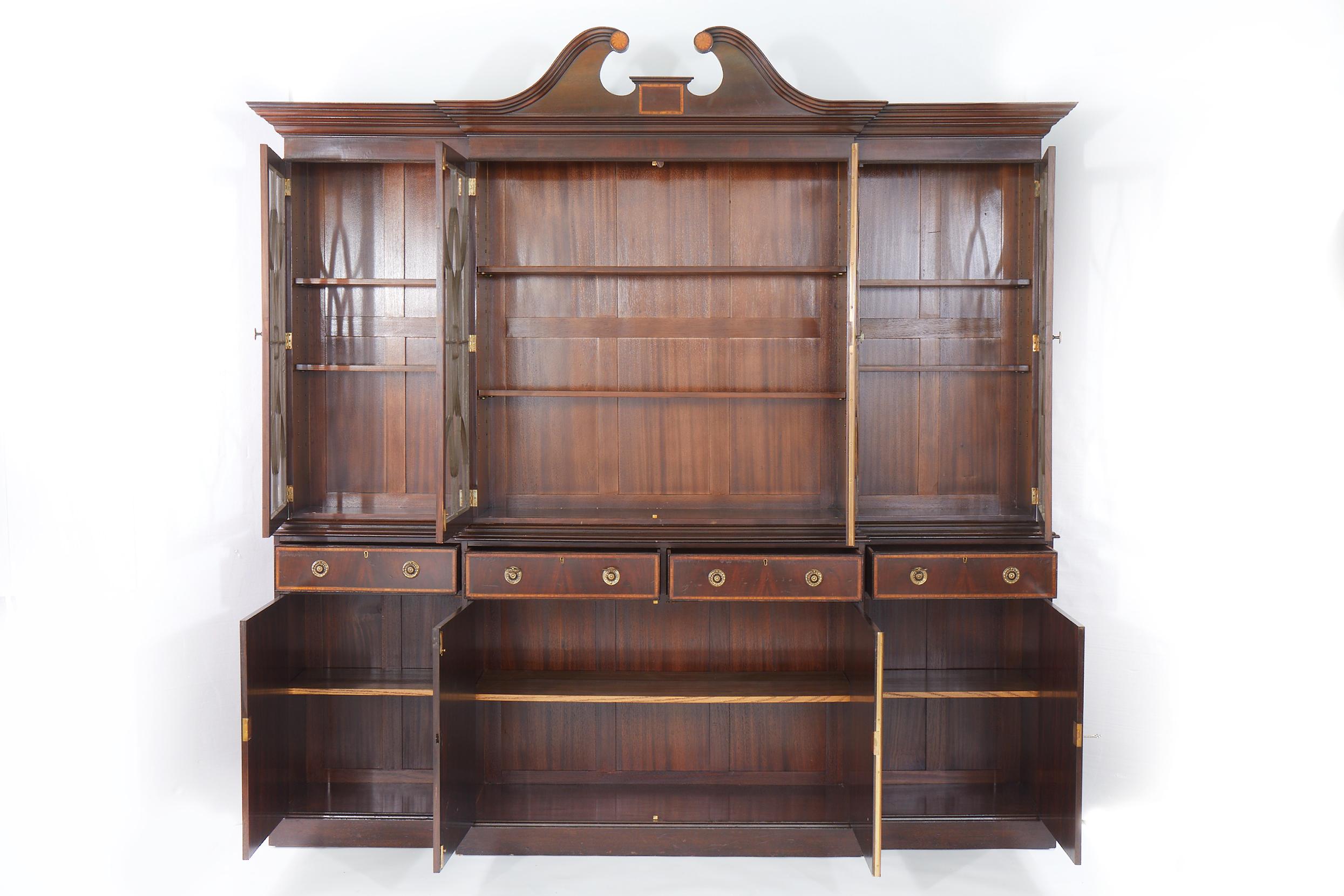 19th Century English George III Mahogany Breakfront Bookcase For Sale 4