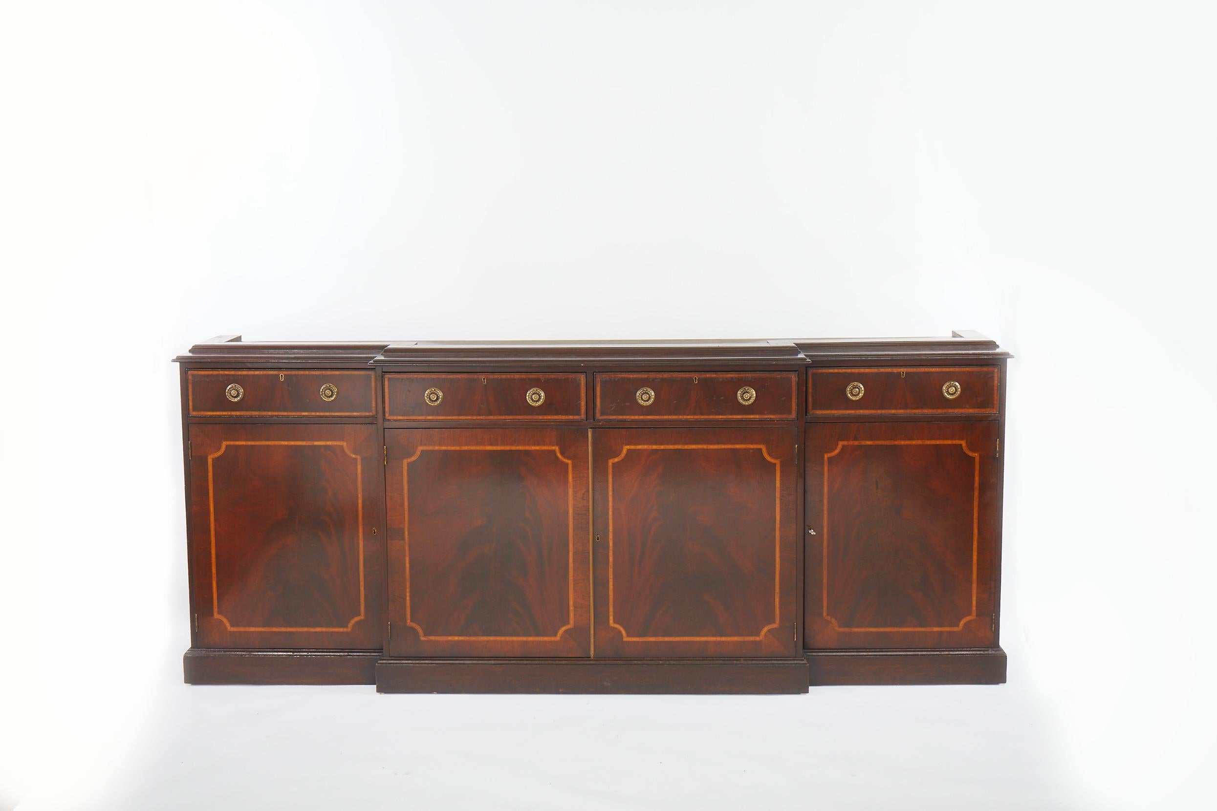 Early 19th Century 19th Century English George III Mahogany Breakfront Bookcase For Sale