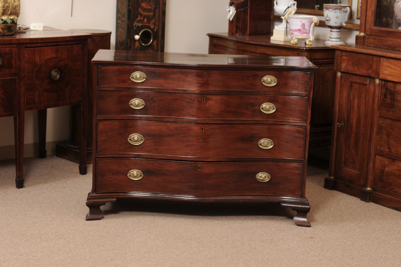 19th Century English George III Style Serpentine Chest in Mahogany For Sale 10
