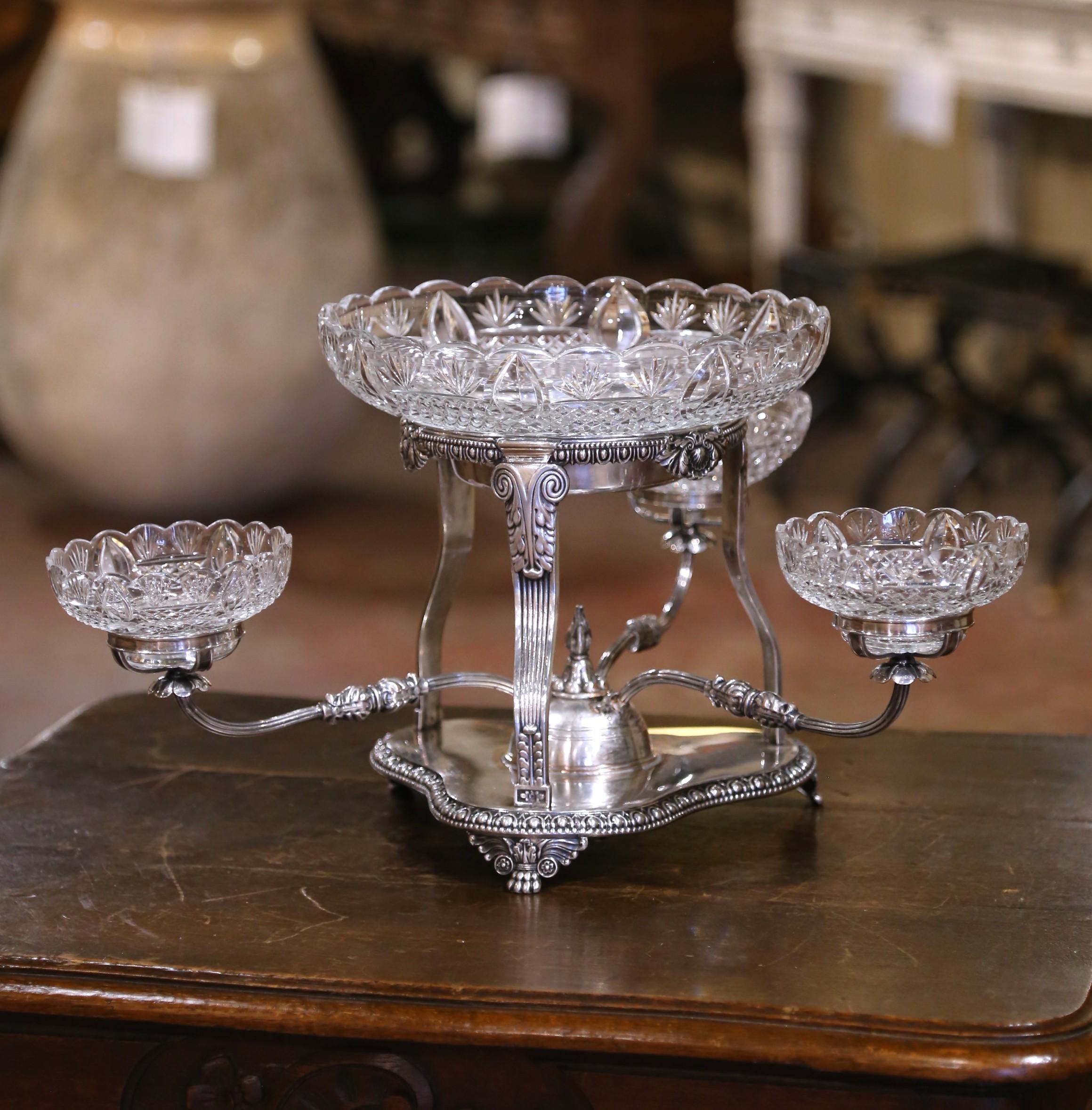 Englische Epergne aus Silber über Kupfer und geschliffenem Glas im George-III-Stil des 19. Jahrhunderts im Zustand „Gut“ im Angebot in Dallas, TX