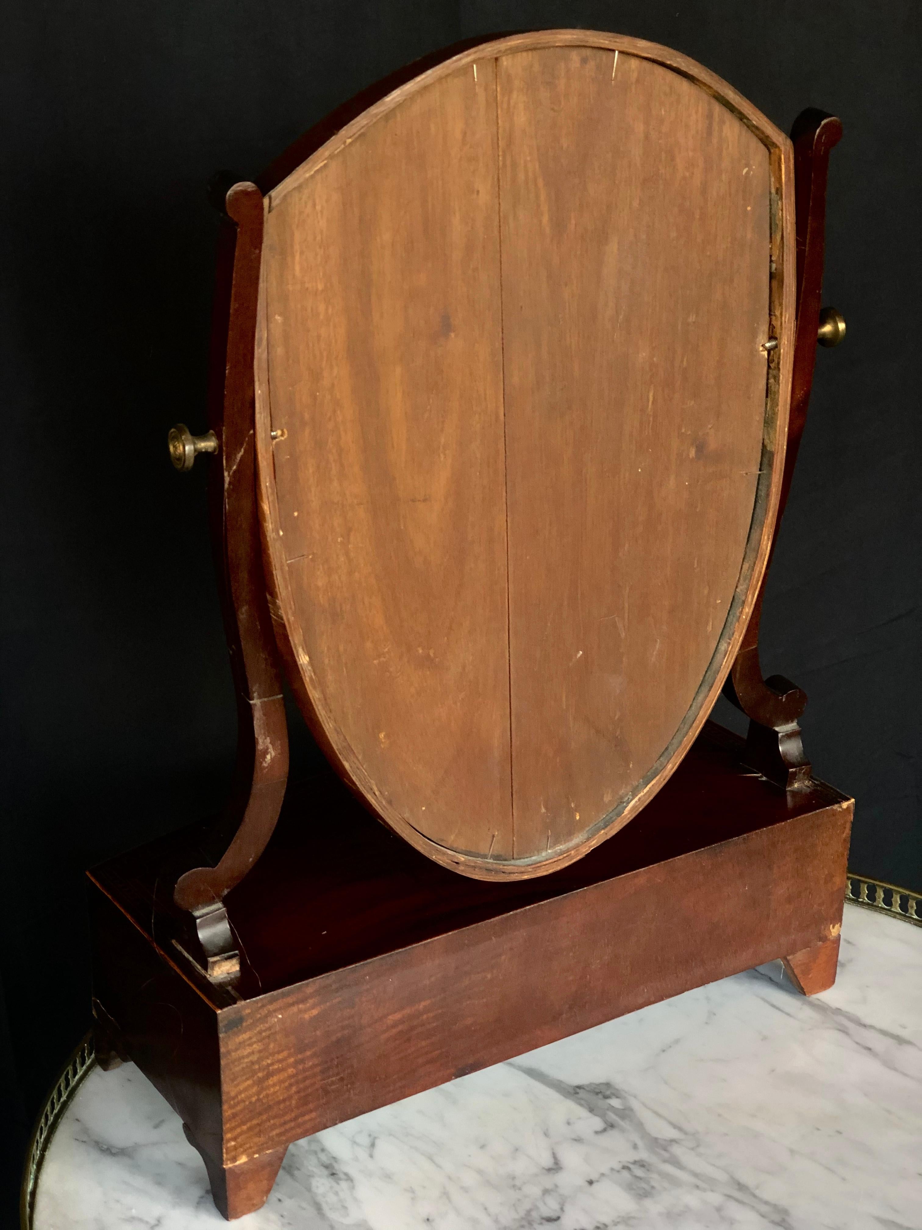 19th Century English Georgian Dressing Table Mirror In Good Condition For Sale In Nashville, TN