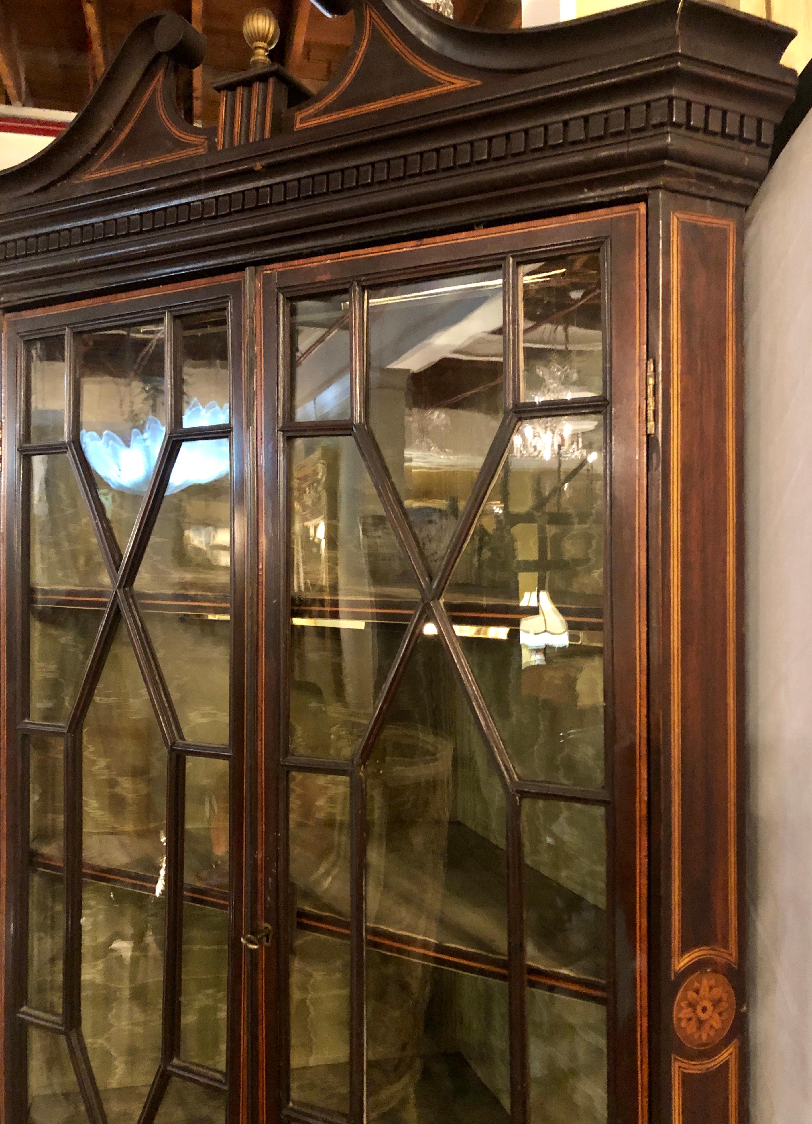 19th Century English Georgian Mahogany and Satinwood Corner Cabinet Lighted 1