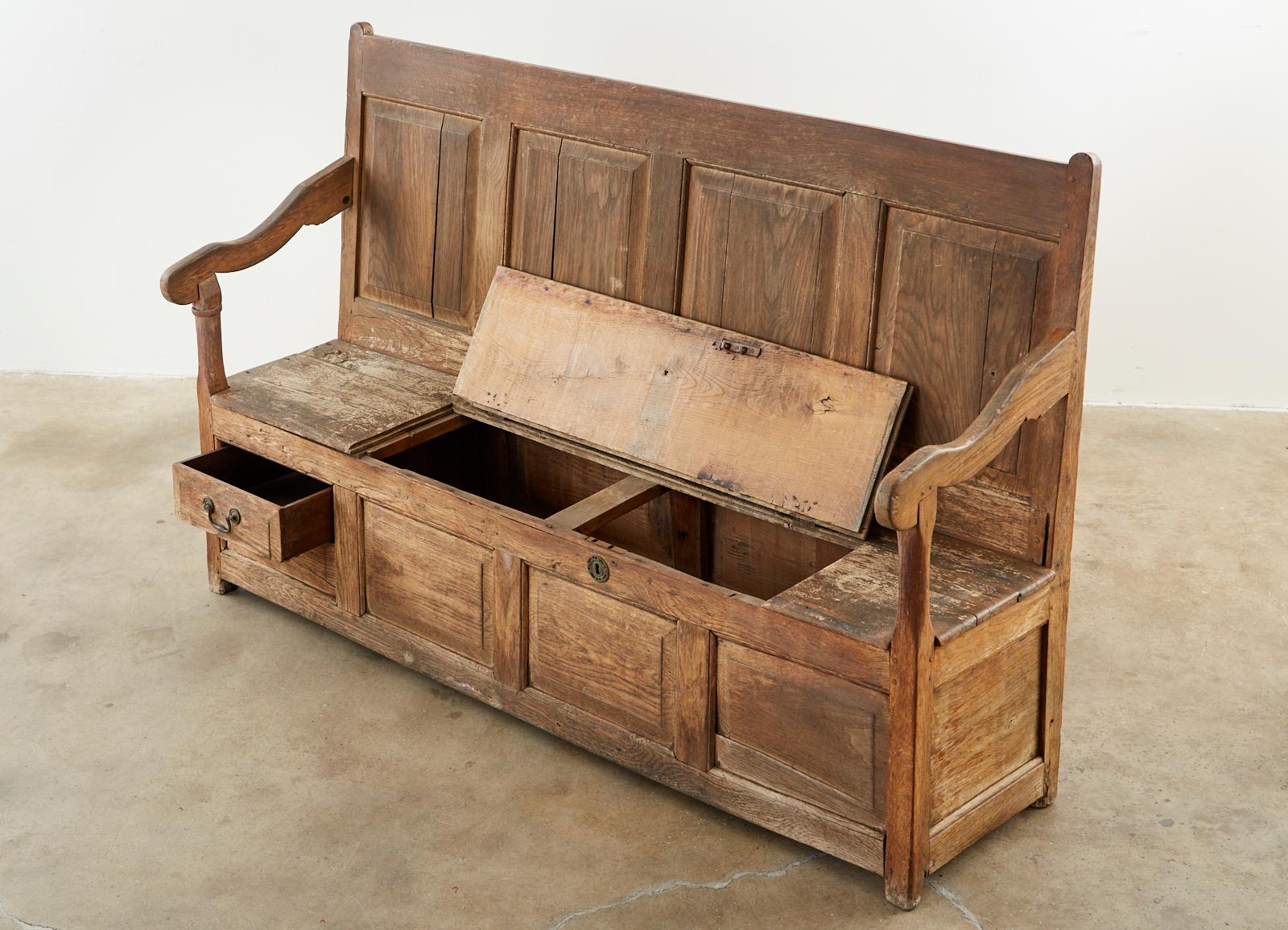 19th Century English Georgian Oak Box Settle Bench In Distressed Condition In Rio Vista, CA