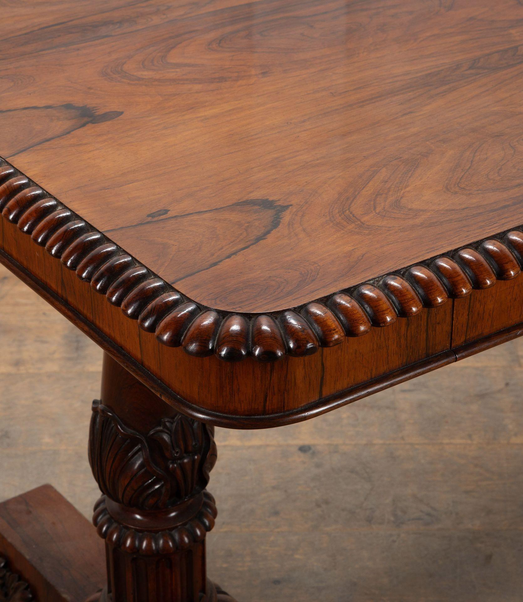 Bois de rose Table centrale de bibliothèque anglaise Gillows du 19ème siècle en vente