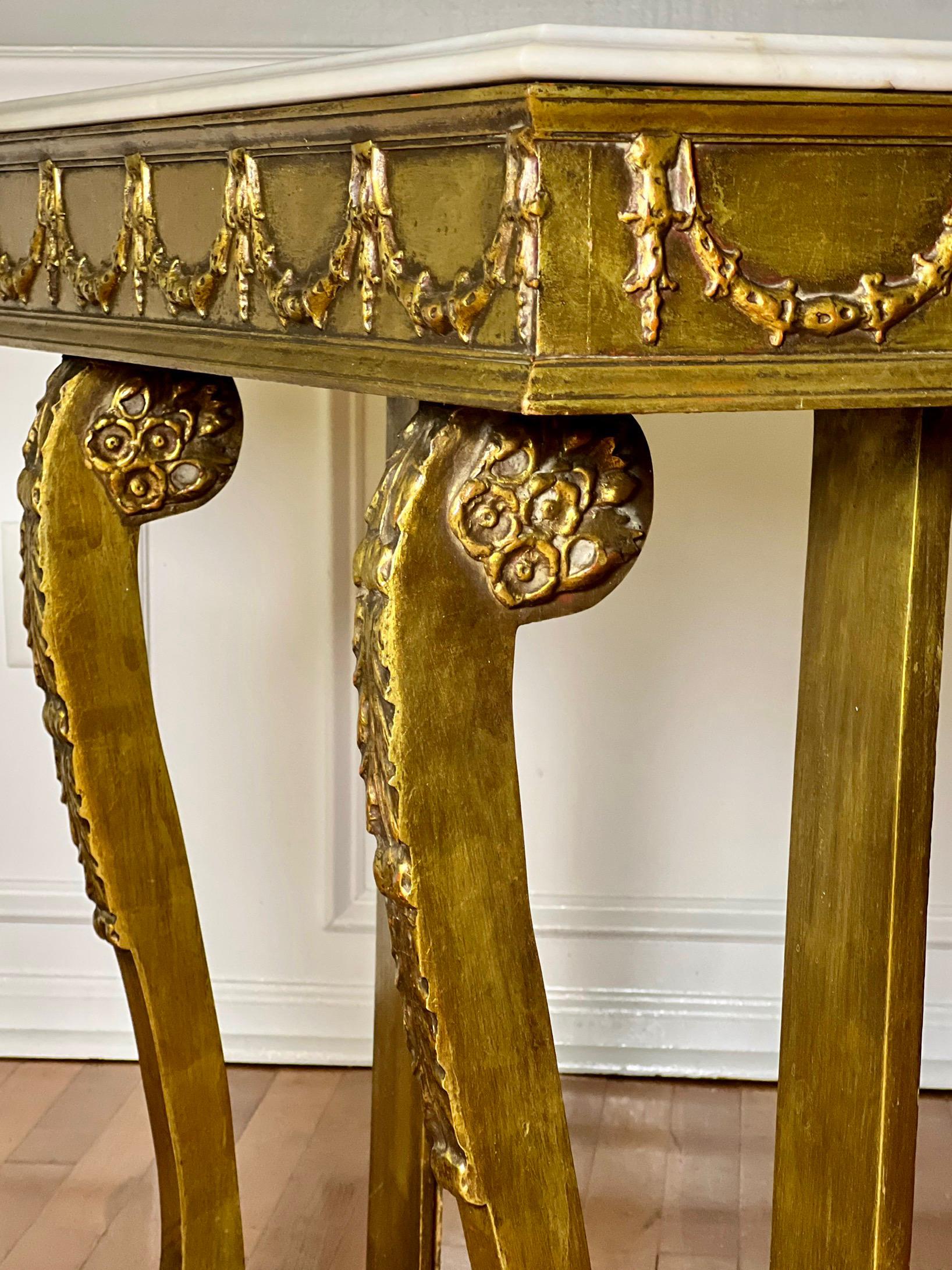 Marbre 19th Century English Giltwood and Marble Narrow Console Table en vente