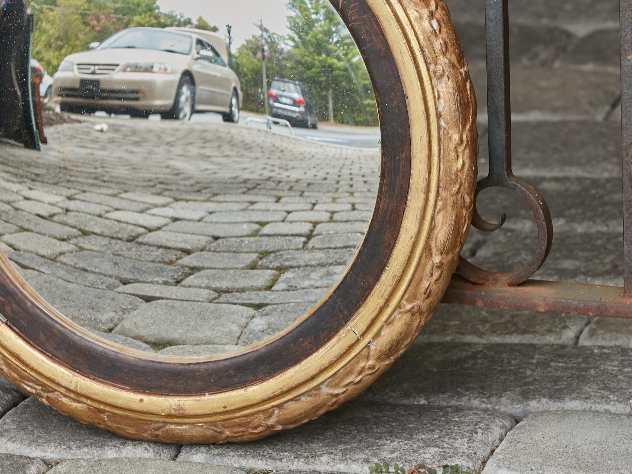 19th Century English Giltwood Convex Mirrors with Carved Foliage Motifs, a Pair 1