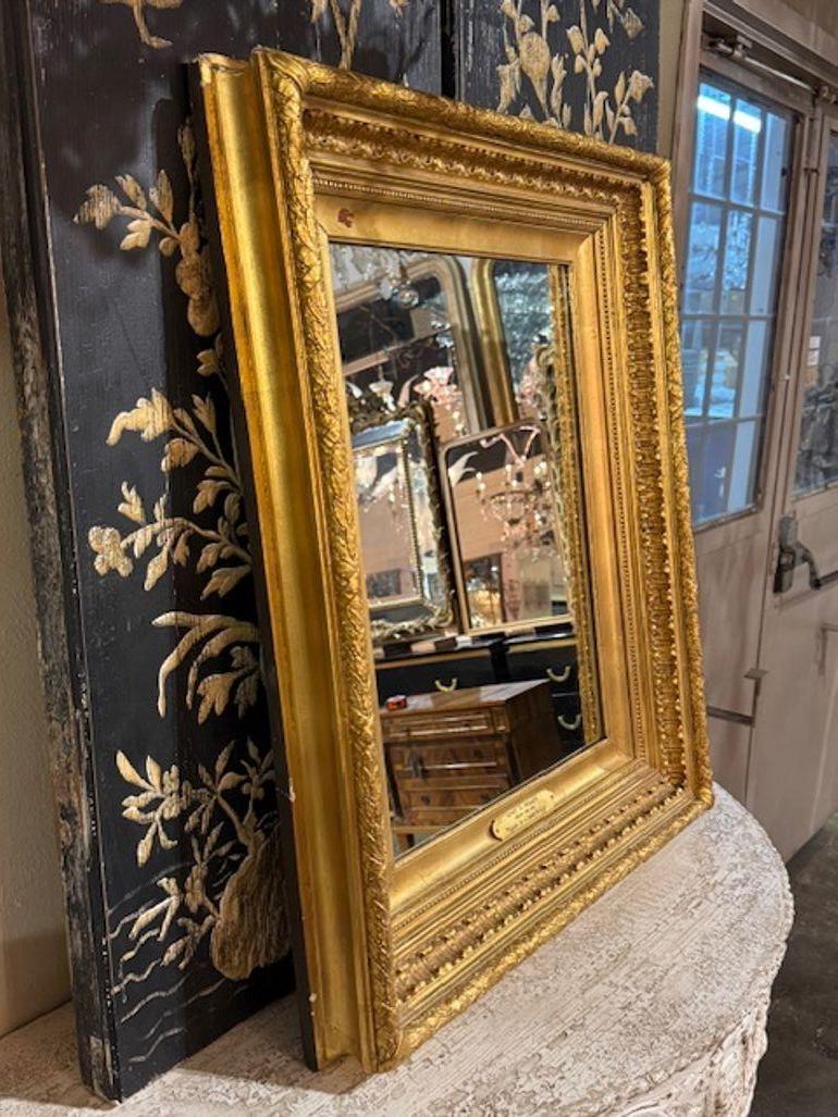 Anglais Miroir en bois doré anglais du 19e siècle en vente