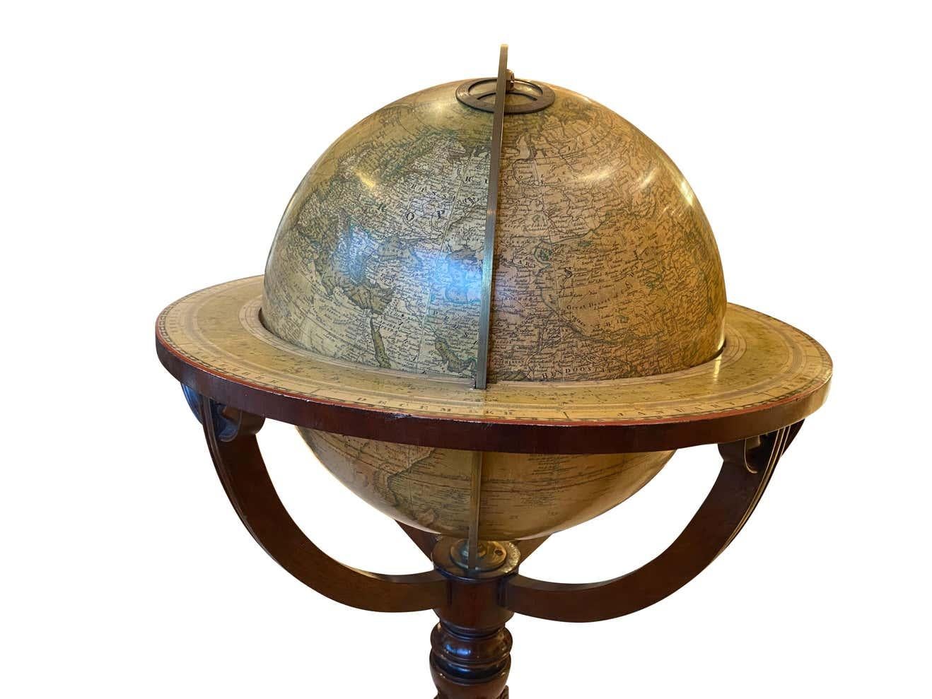 Globe anglais du 19ème siècle par le célèbre cartographe John Newton and Son en vente 2