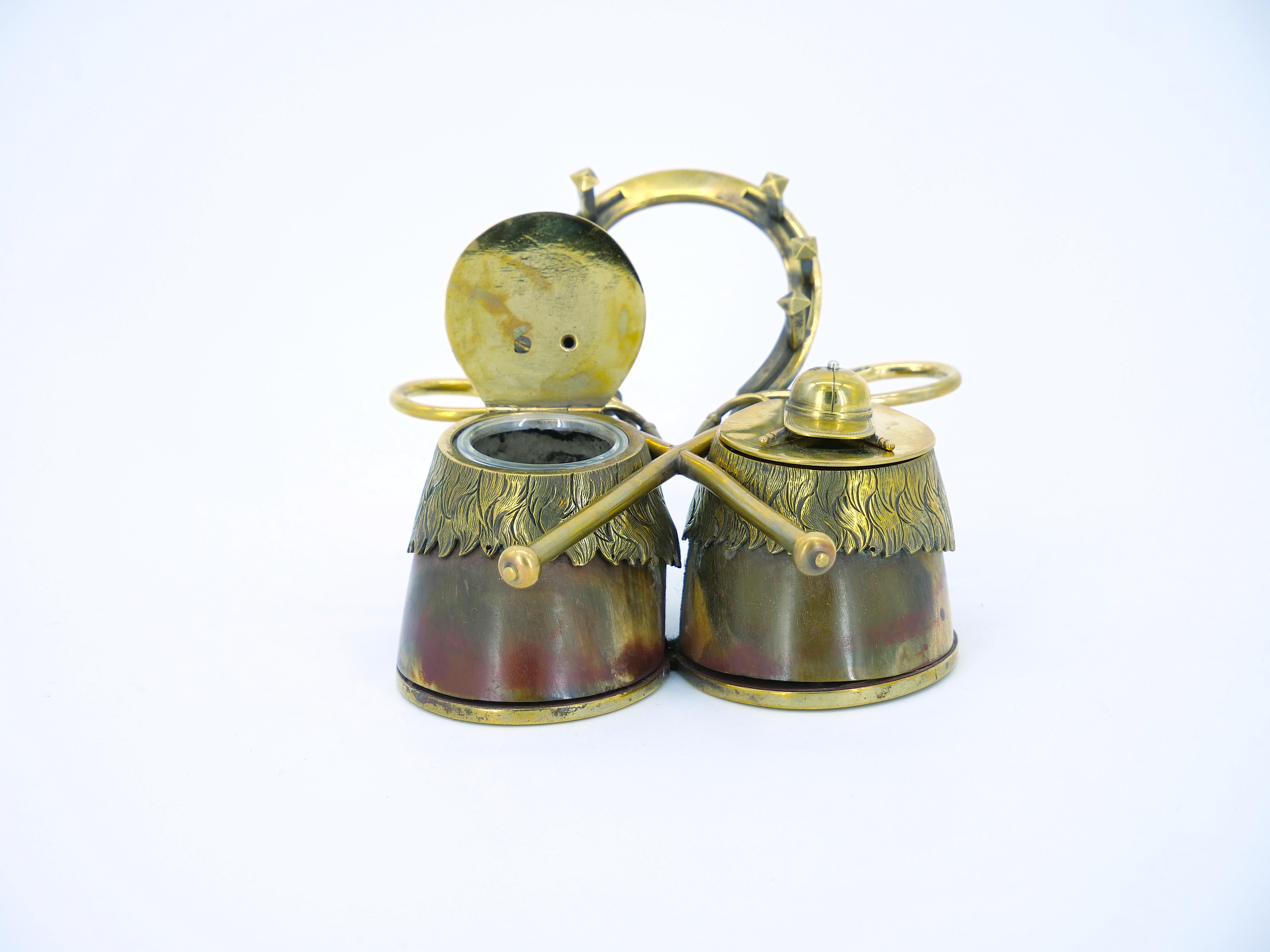 Englisches gold gewaschenes Sheffield-Silberblech-Tintenfass mit Pferdemotiv aus dem 19. Jahrhundert (Vergoldet) im Angebot