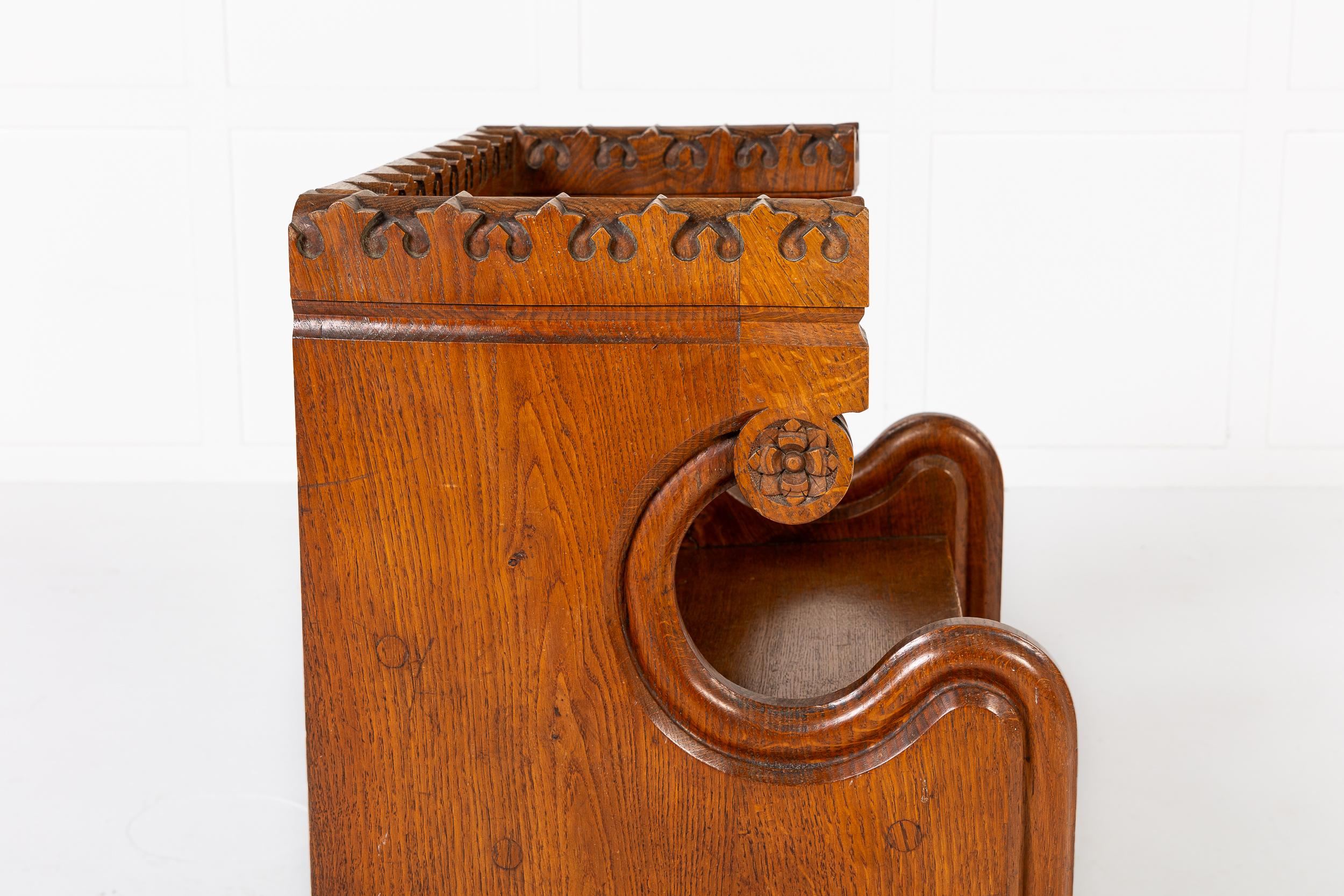 19th Century English Gothic Oak Hall Seat For Sale 2