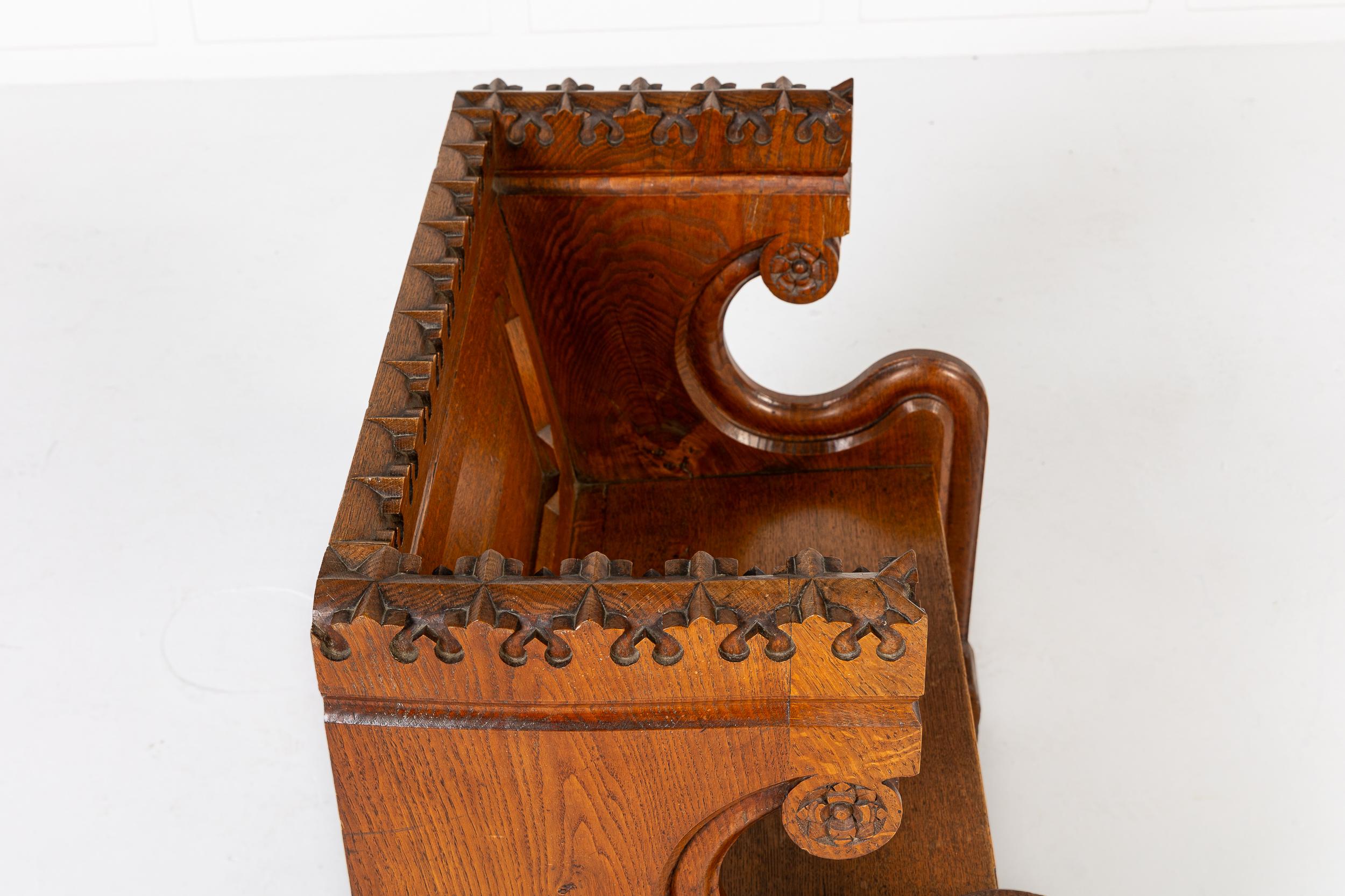 19th Century English Gothic Oak Hall Seat For Sale 3