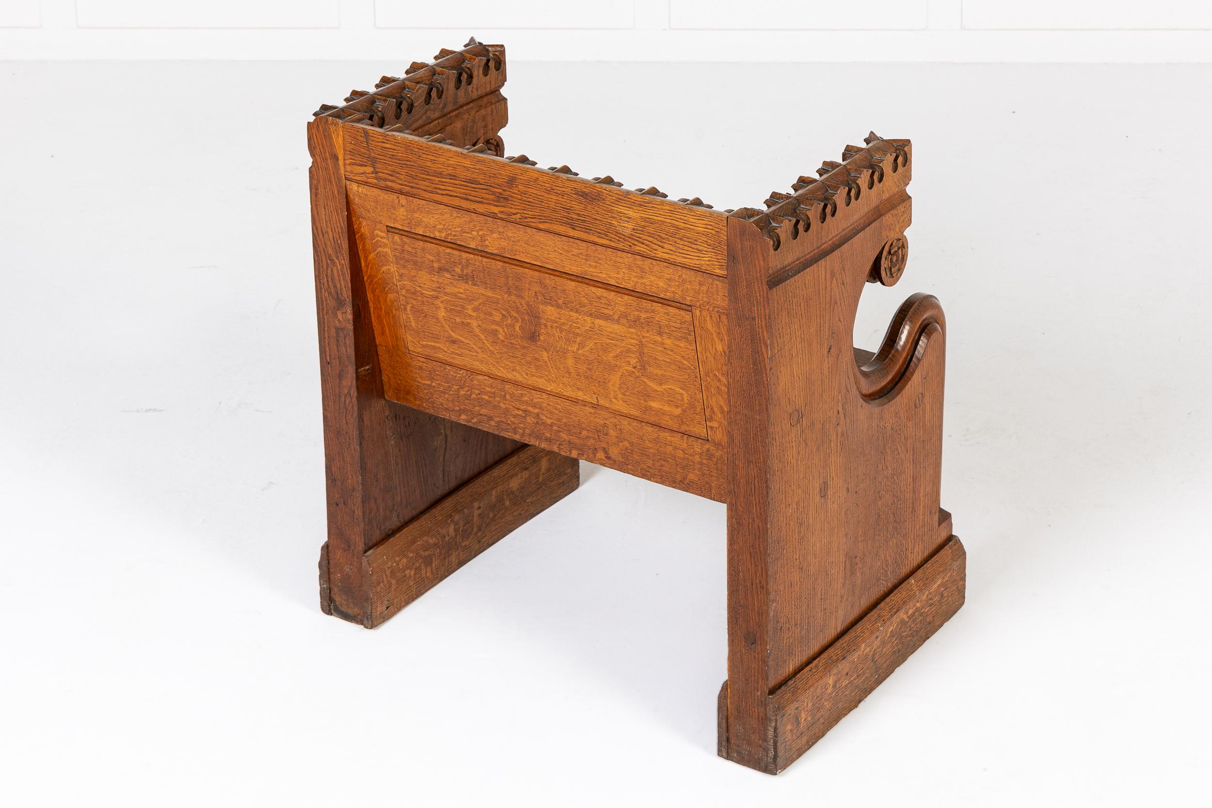19th Century English Gothic Oak Hall Seat For Sale 4