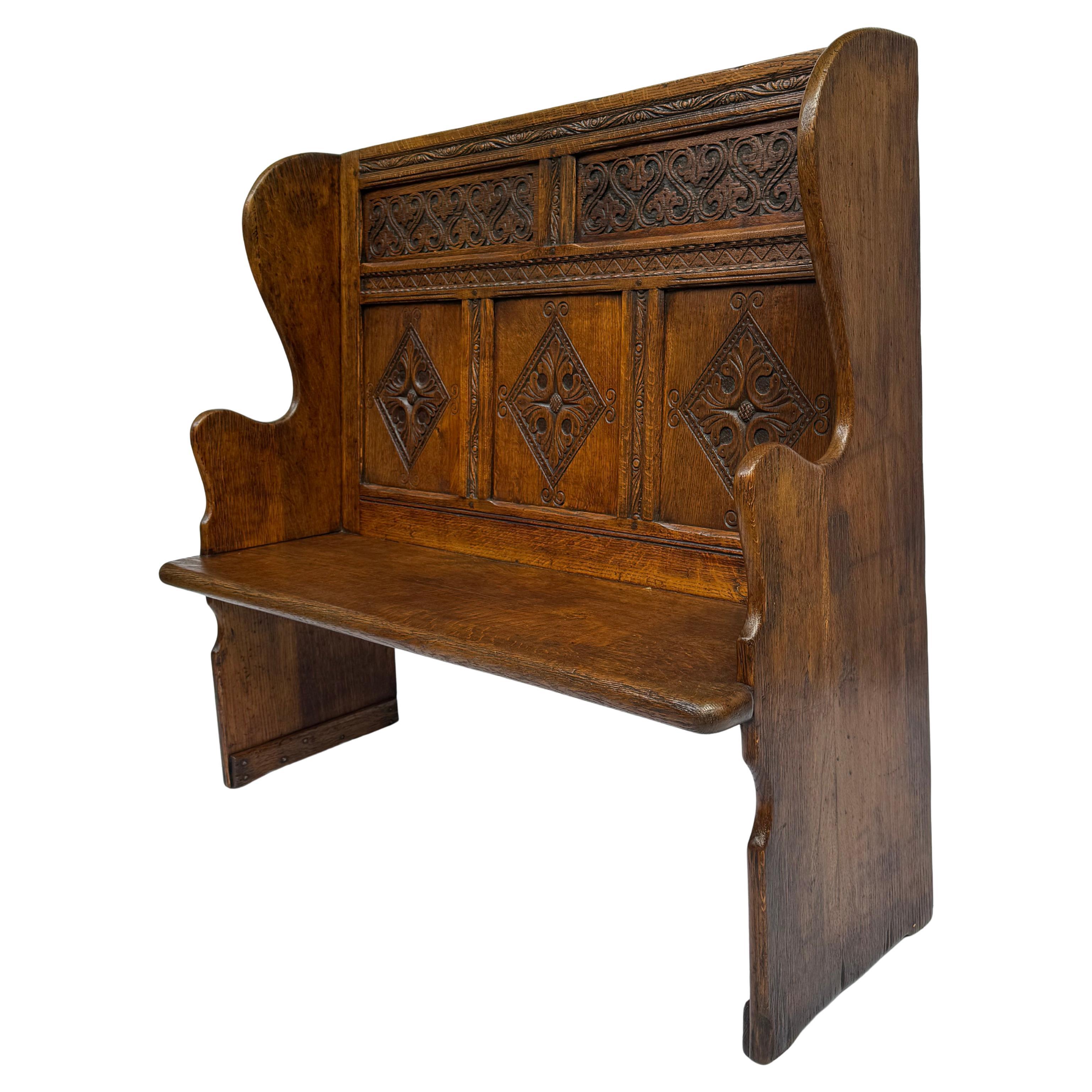 Banc en chêne néo-gothique anglais du XIXe siècle - Un hommage sculpté à l'époque Tudor Bon état - En vente à Rio De Janeiro, BR