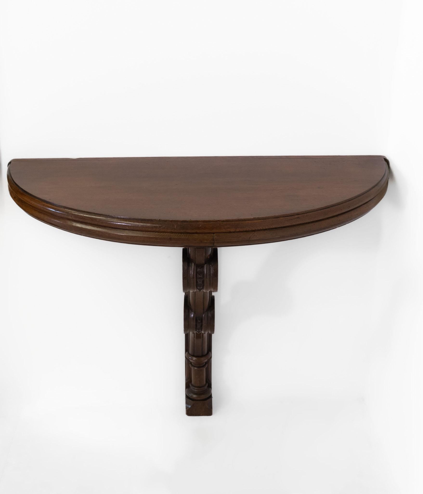 Table console en Oak Oak Demilune du 19e siècle, de style Revive gothique anglais en vente 2