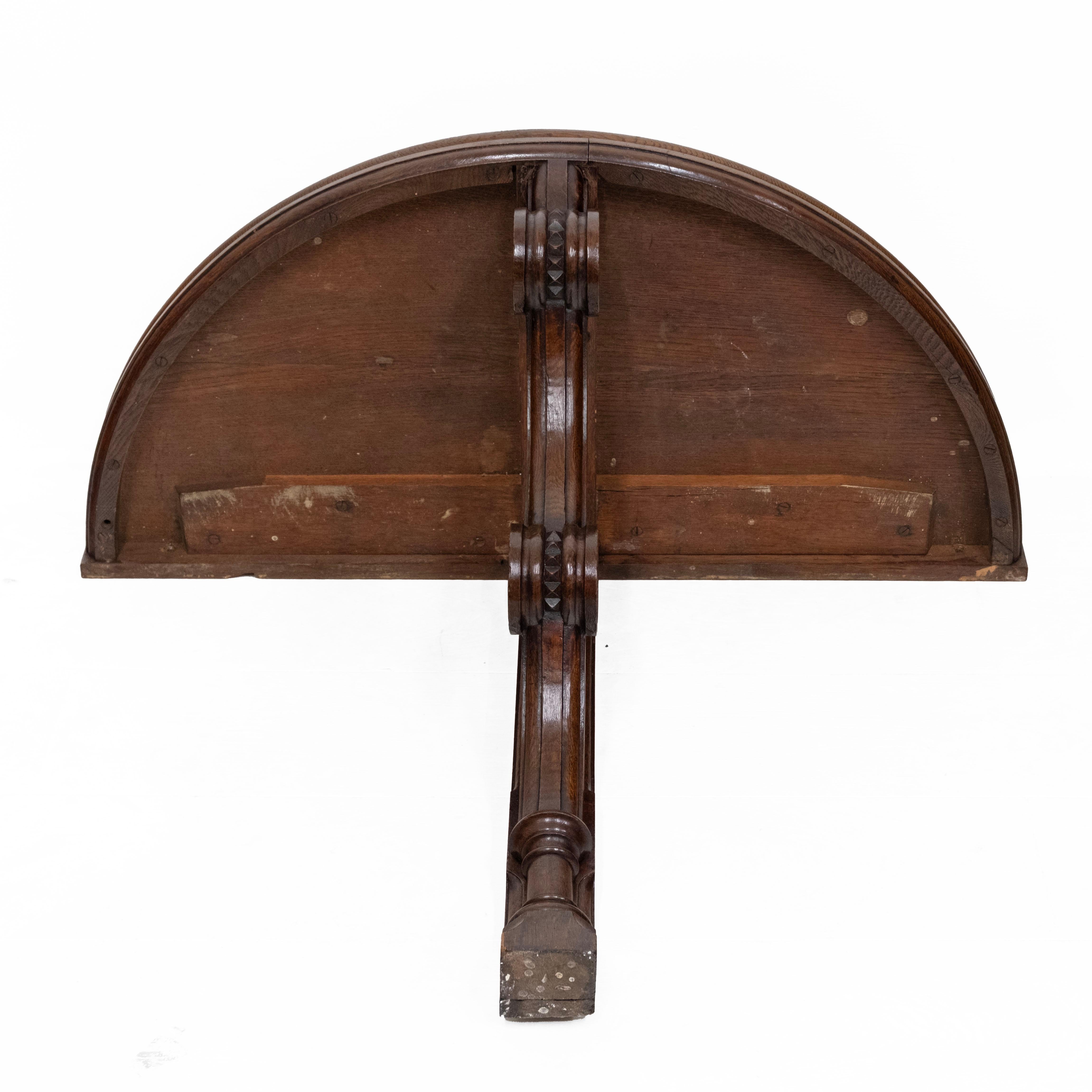 Table console en Oak Oak Demilune du 19e siècle, de style Revive gothique anglais en vente 4