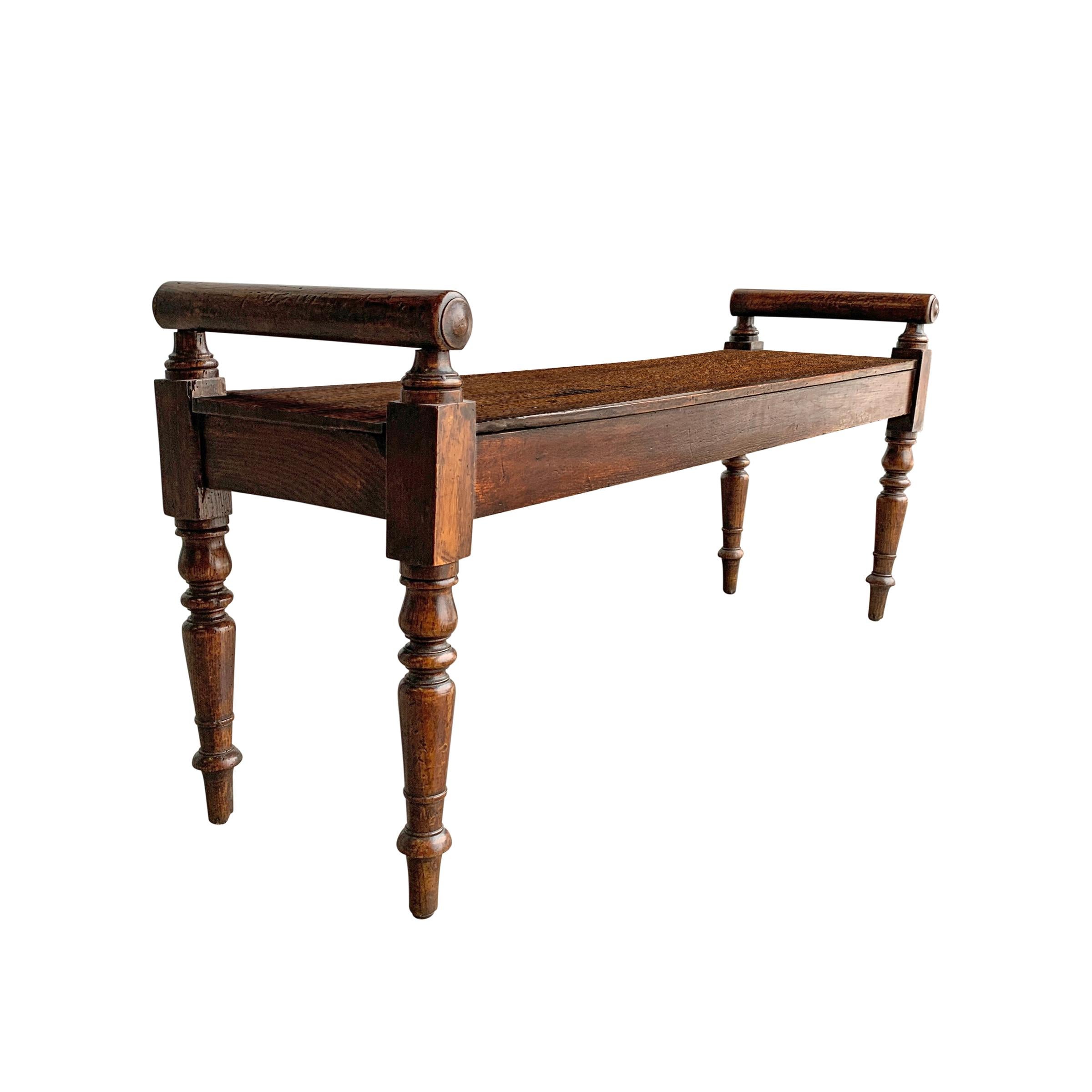 19th Century English Hall Bench In Good Condition In Chicago, IL