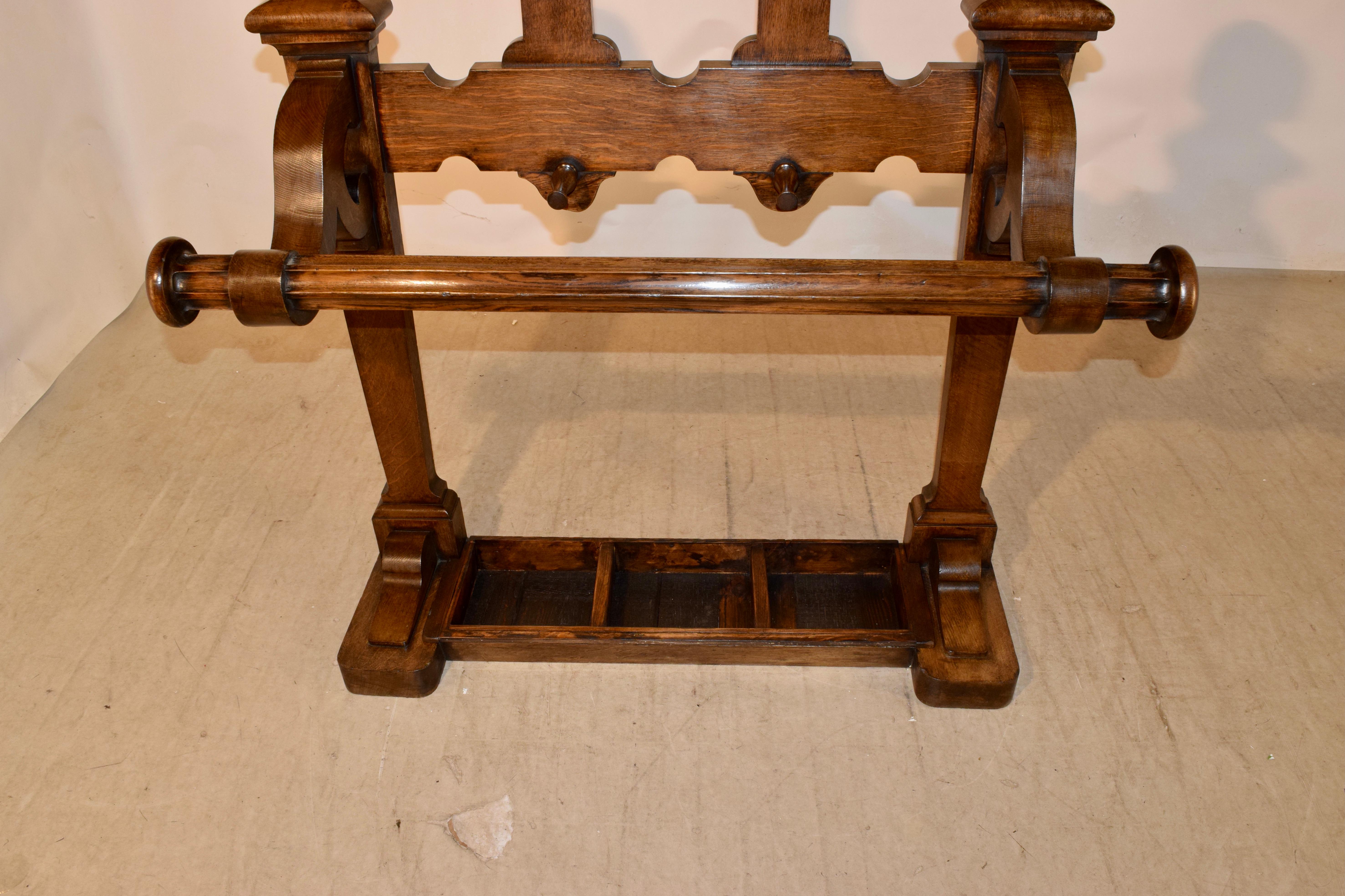 19th Century English Hall Stand In Good Condition For Sale In High Point, NC