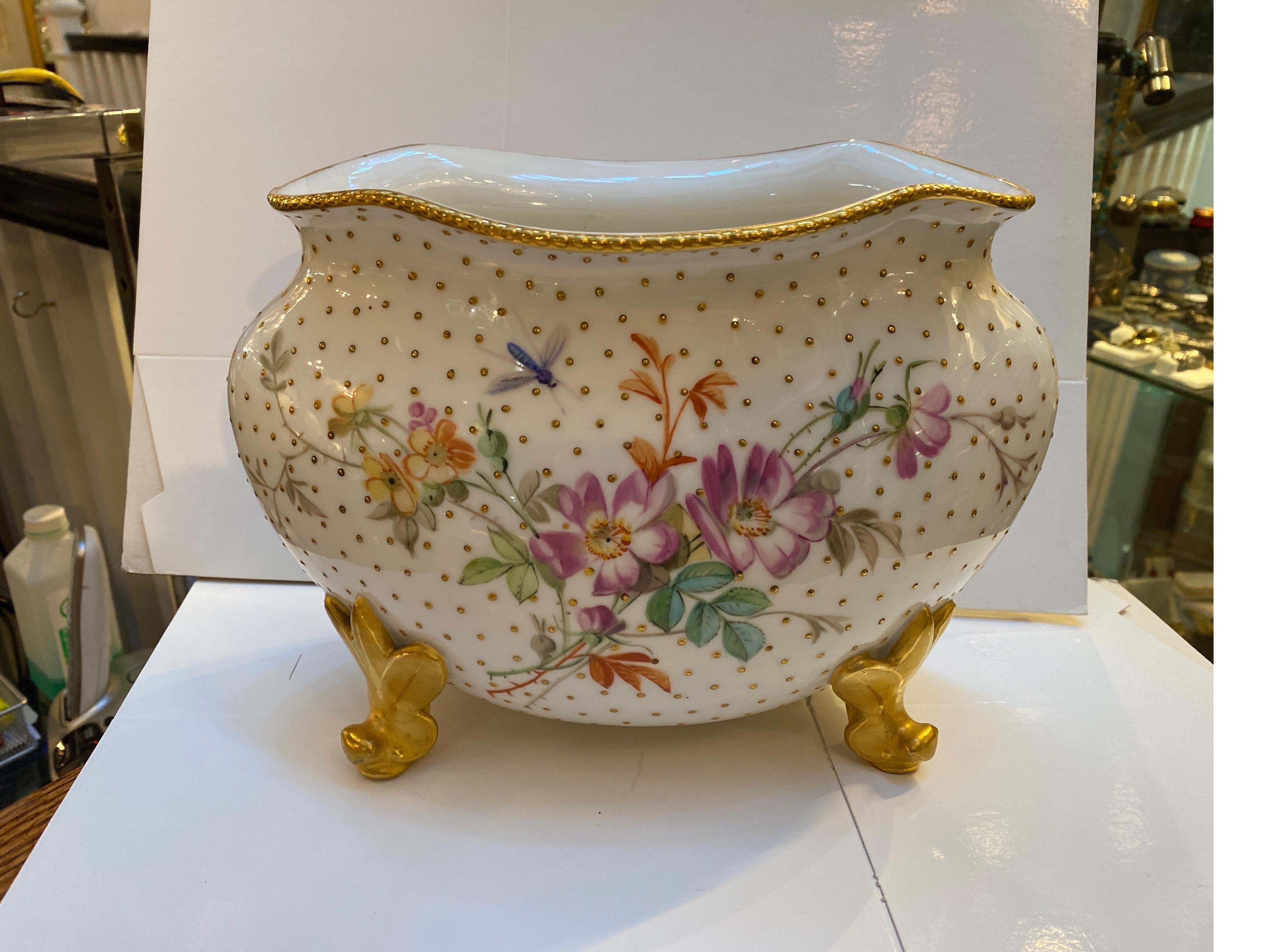Vase ovale anglais en porcelaine de Coalport peint à la main du 19ème siècle en vente 2