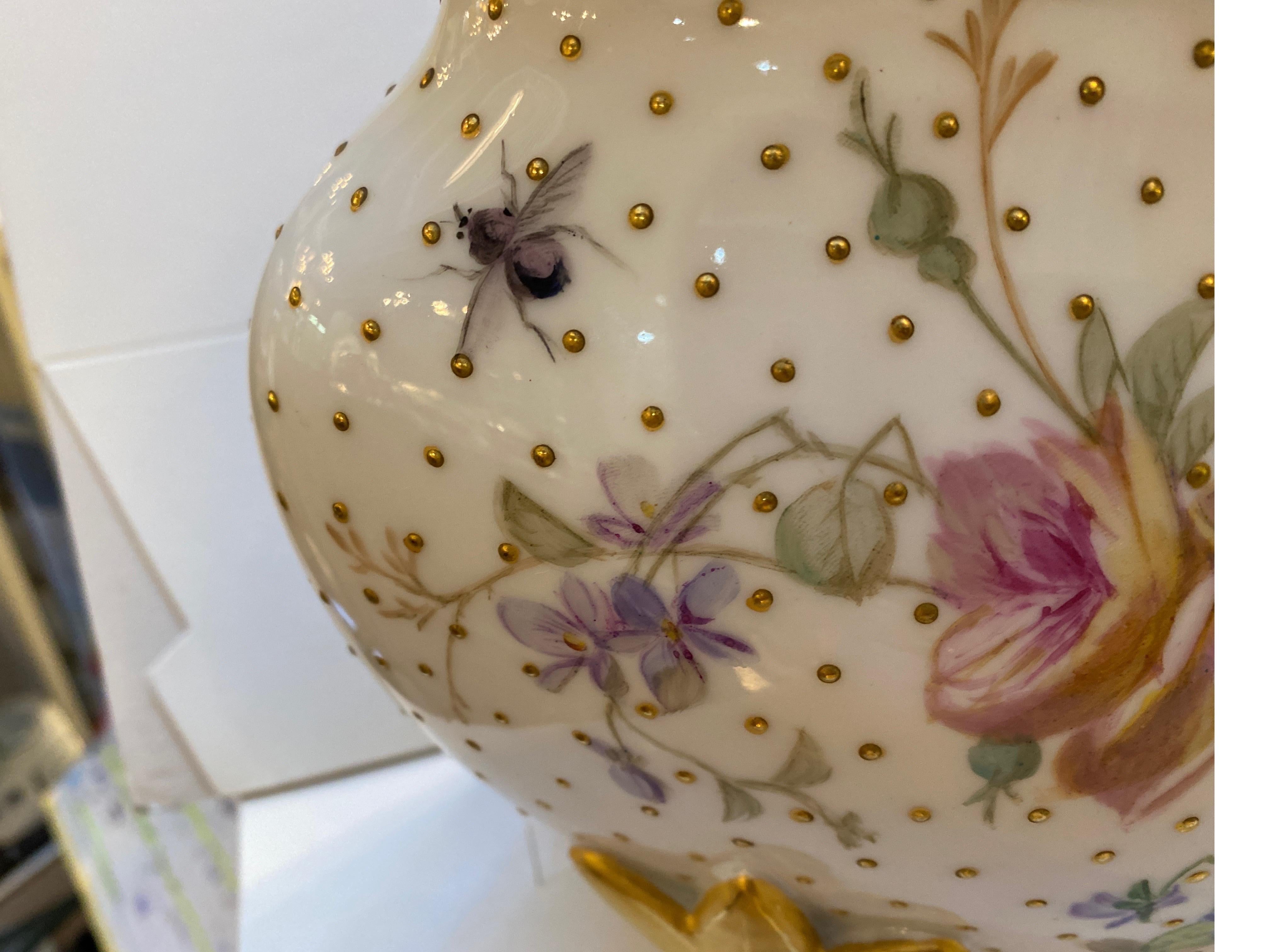 XIXe siècle Vase ovale anglais en porcelaine de Coalport peint à la main du 19ème siècle en vente